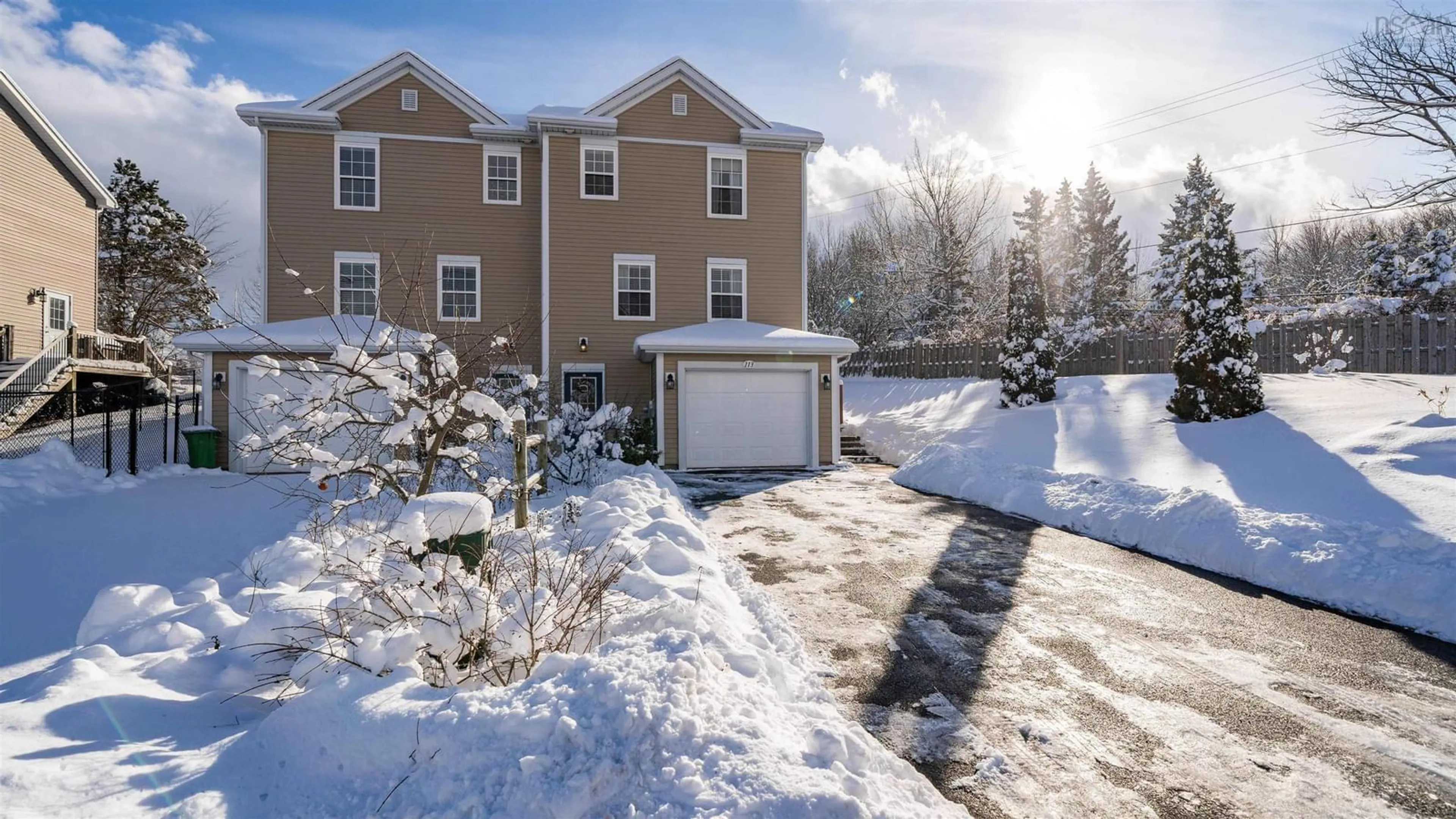 A pic from outside/outdoor area/front of a property/back of a property/a pic from drone, street for 113 Pleasant St, Wolfville Nova Scotia B4P 2R7