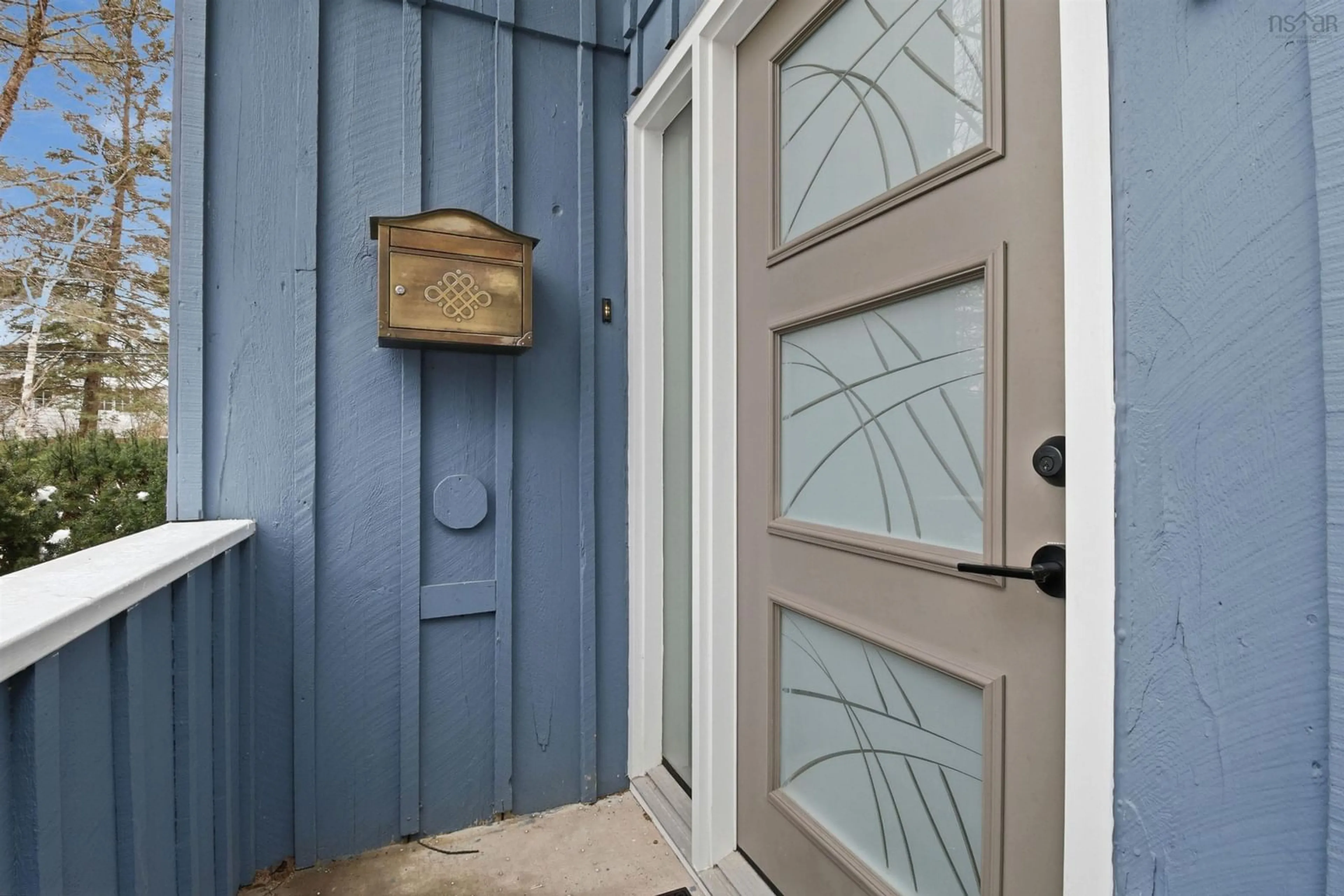 Indoor entryway for 880 Shore Dr, Bedford Nova Scotia B4A 2E5
