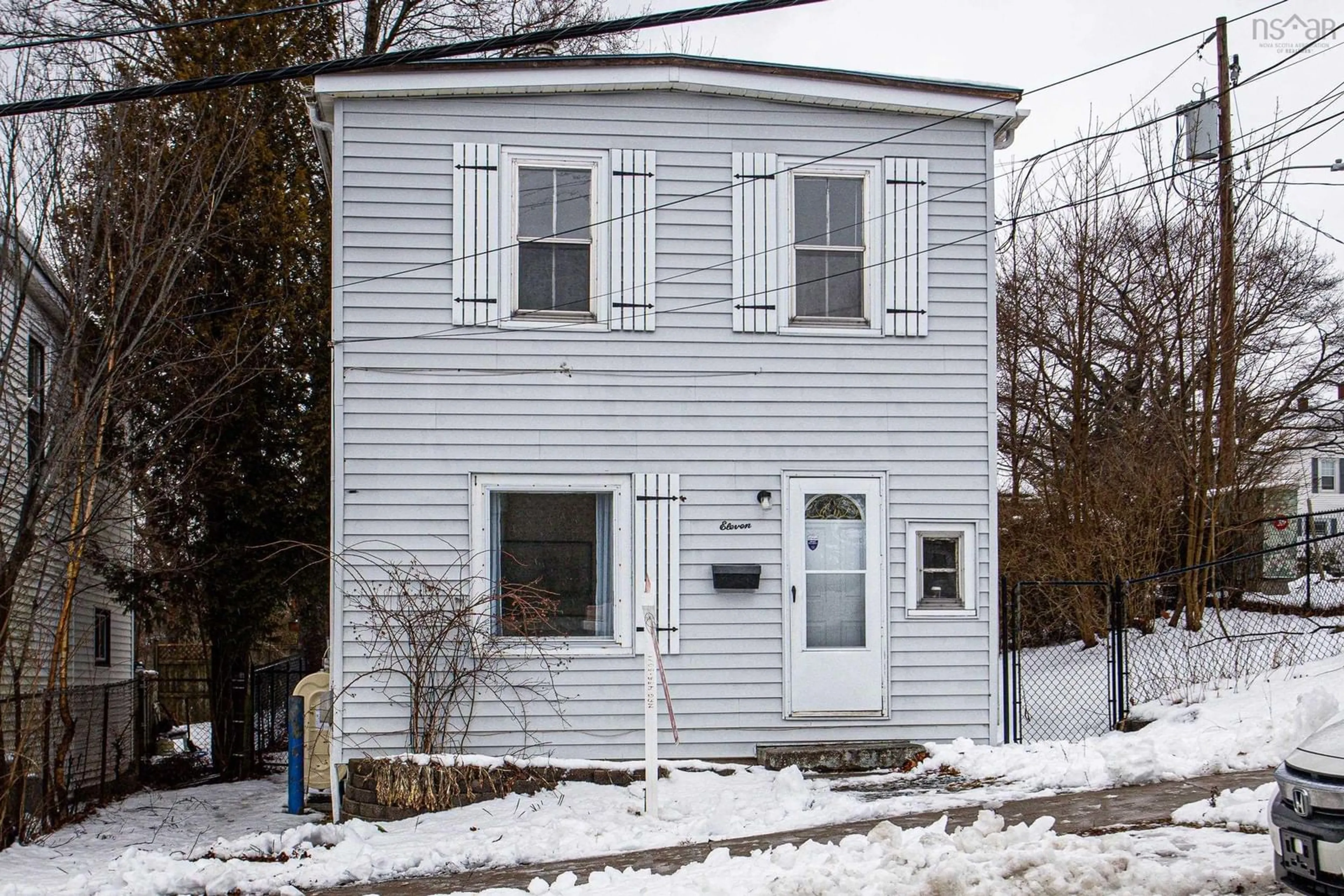 Home with vinyl exterior material, building for 11 Maynard St, Dartmouth Nova Scotia B2Y 1V8