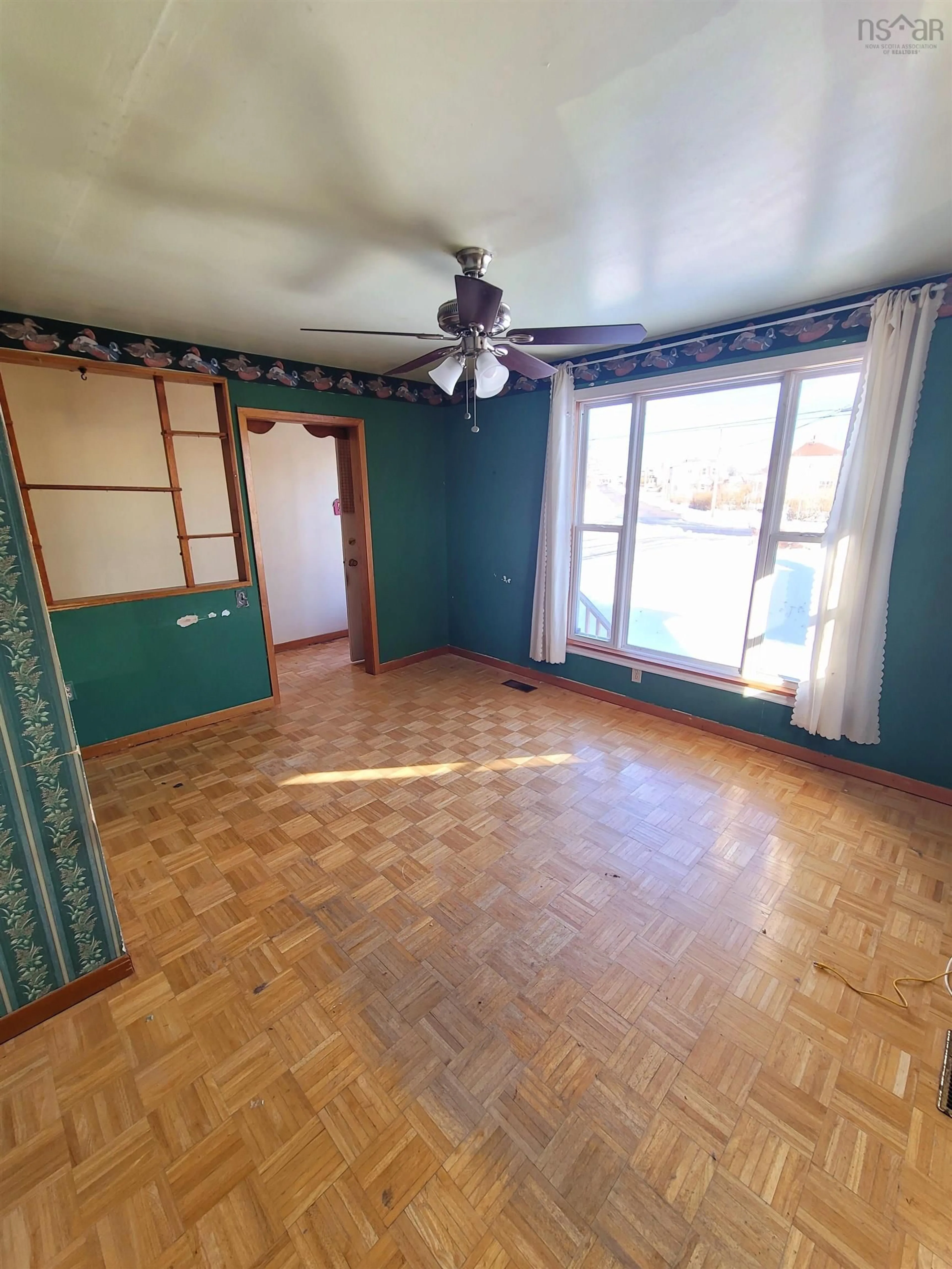 A pic of a room for 5 Currie St, Glace Bay Nova Scotia B1A 5E2