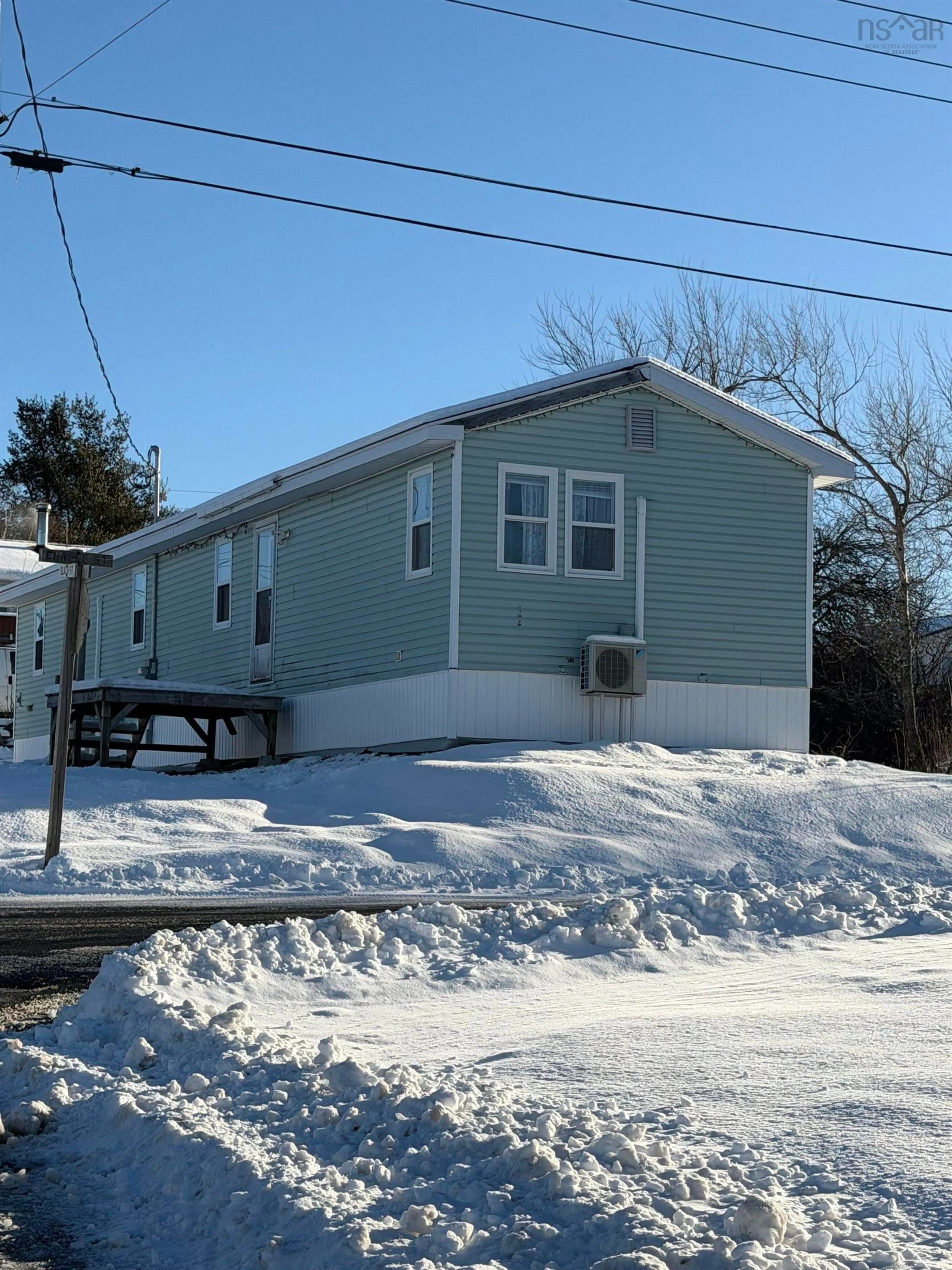 Home with vinyl exterior material, street for 44 Chapel St, Springhill Nova Scotia B0M 1X0