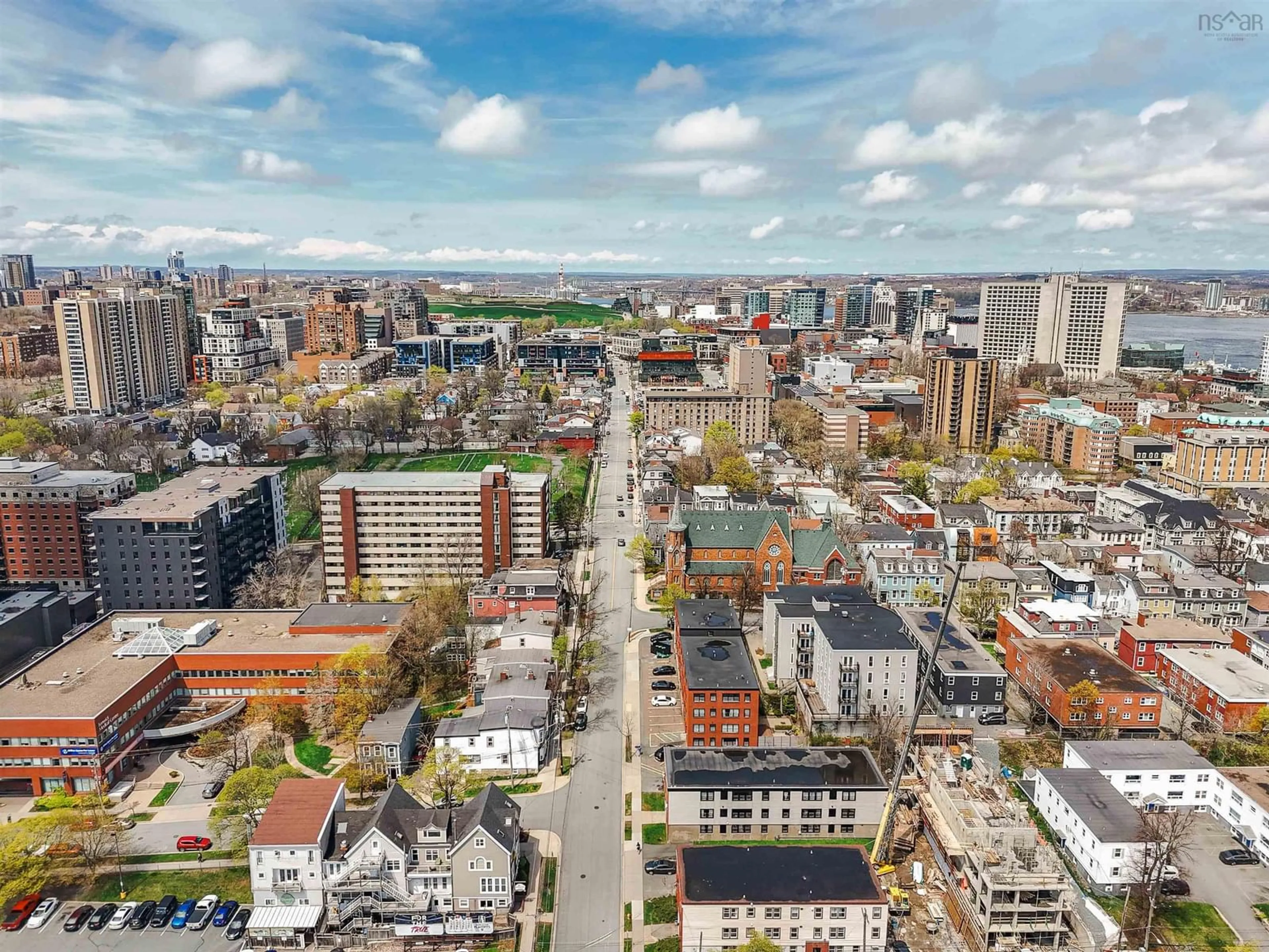 A pic from outside/outdoor area/front of a property/back of a property/a pic from drone, city buildings view from balcony for 1178 Queen St, Halifax Nova Scotia B3H 2S3