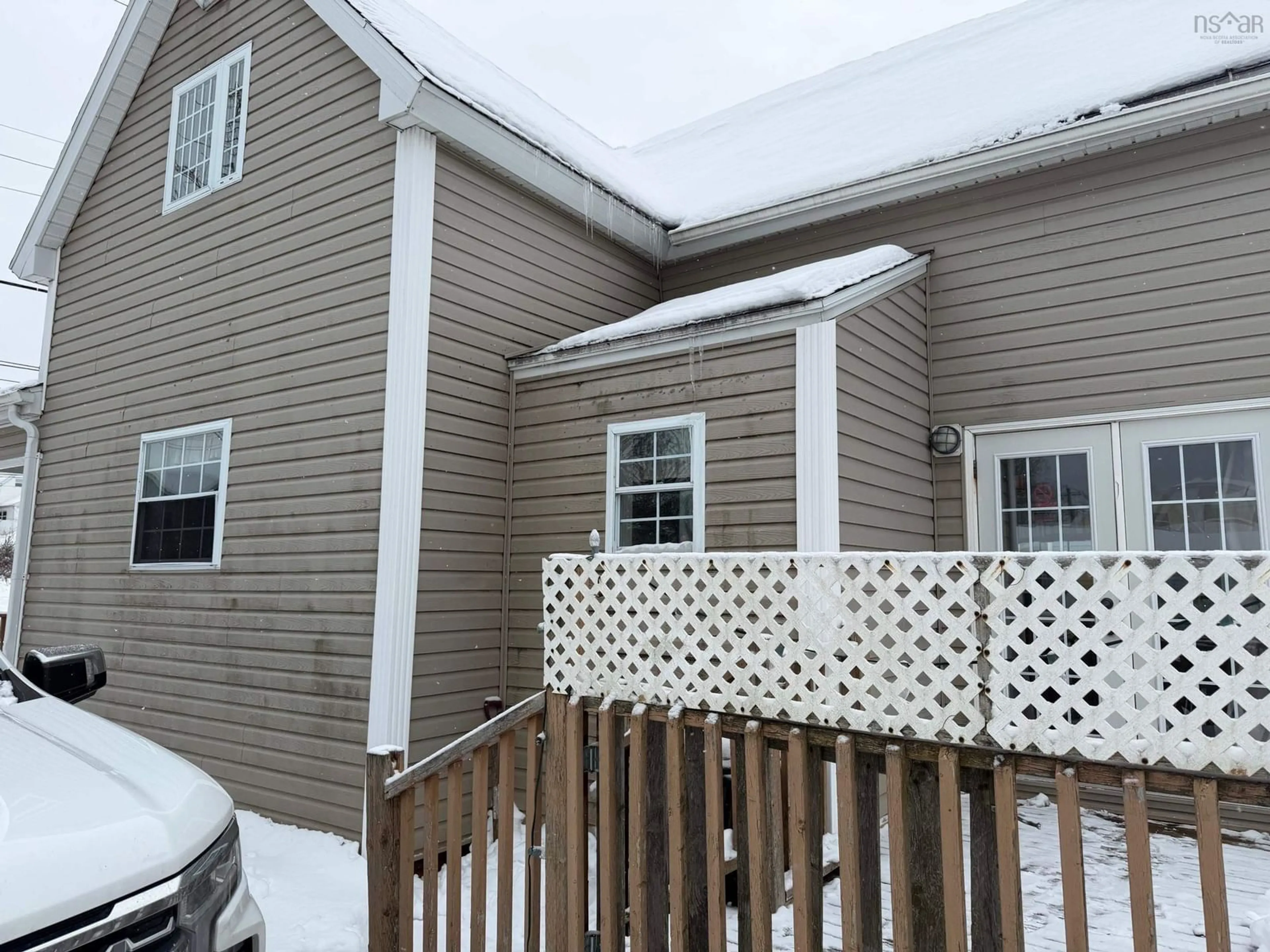 Home with vinyl exterior material, unknown for 70 Fraser Ave, Sydney Mines Nova Scotia B1V 2C3