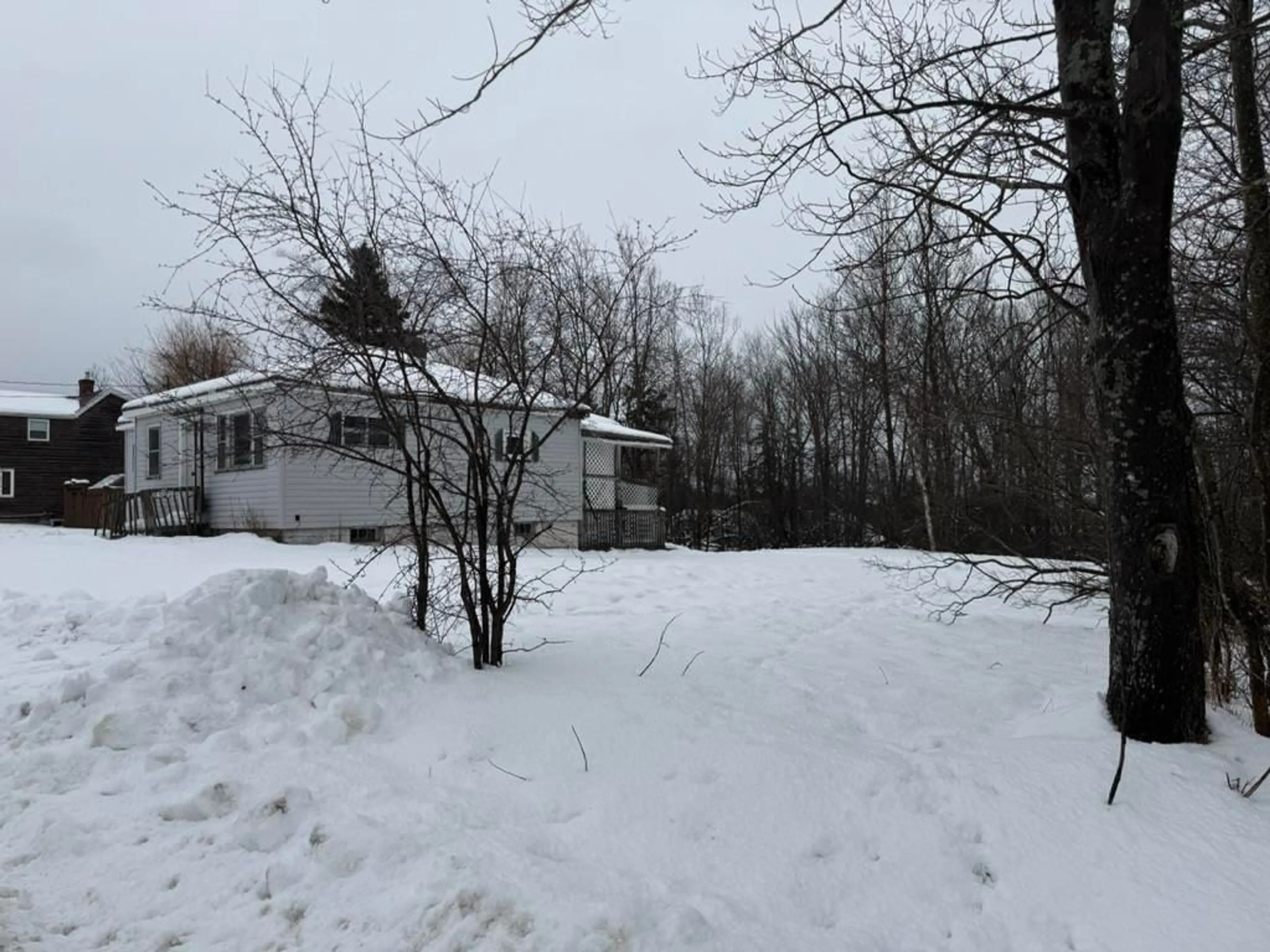 Unknown for 162 Sixth St, New Glasgow Nova Scotia B2H 1B5