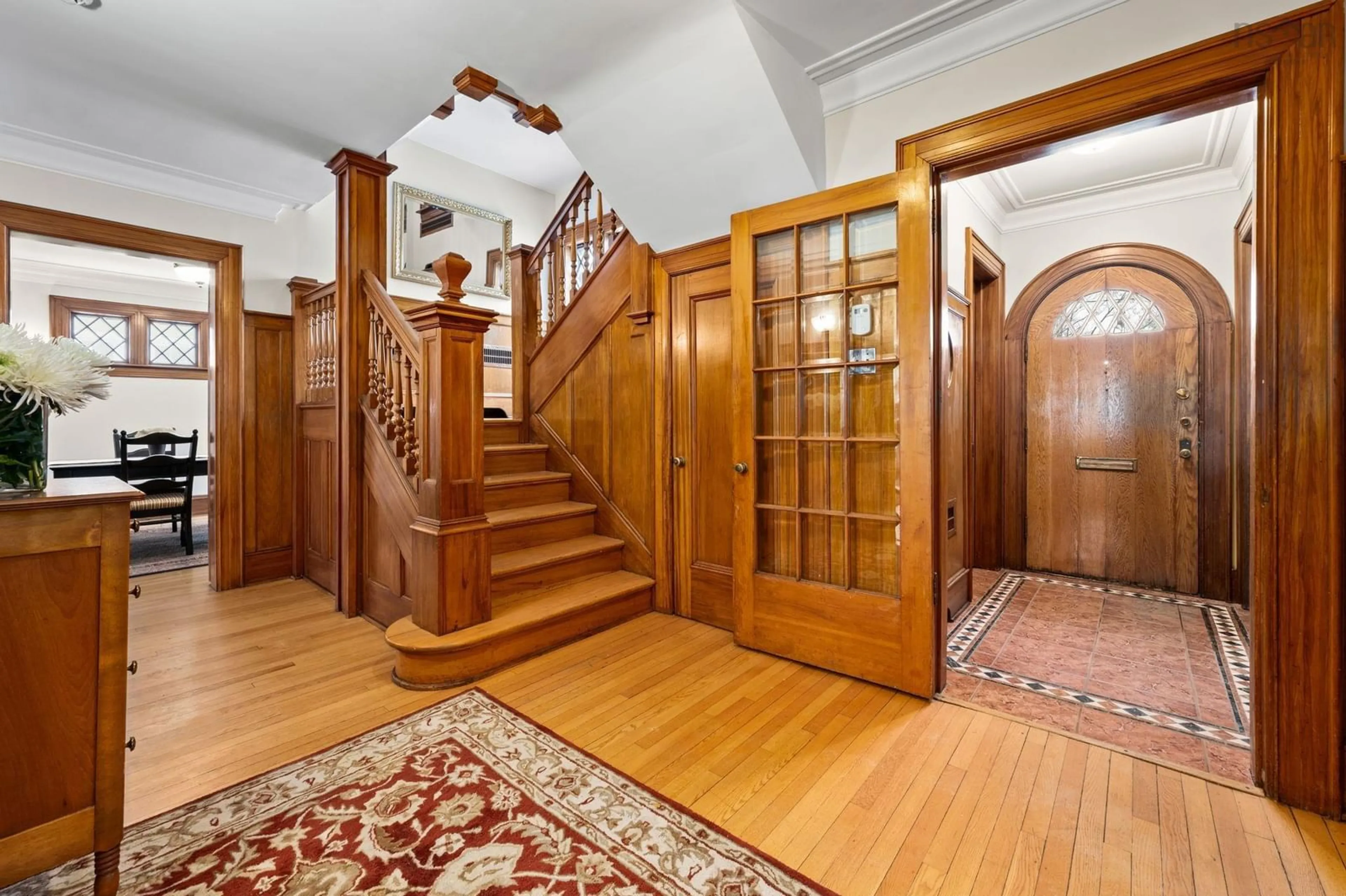 Indoor foyer for 1950 Connaught Ave, Halifax Nova Scotia B3H 4E1