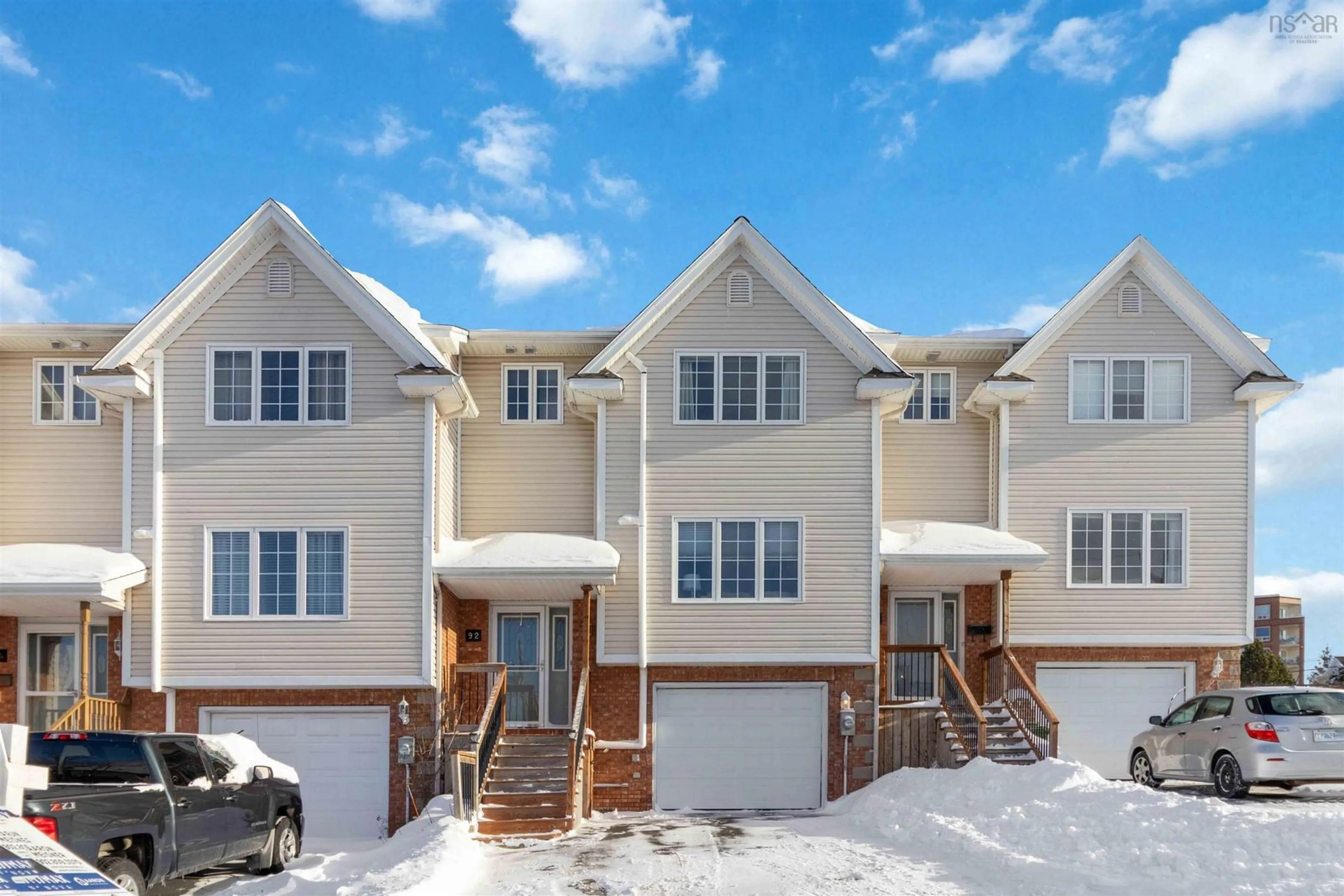 A pic from outside/outdoor area/front of a property/back of a property/a pic from drone, street for 92 Russell Lake Dr, Dartmouth Nova Scotia B2W 6J5