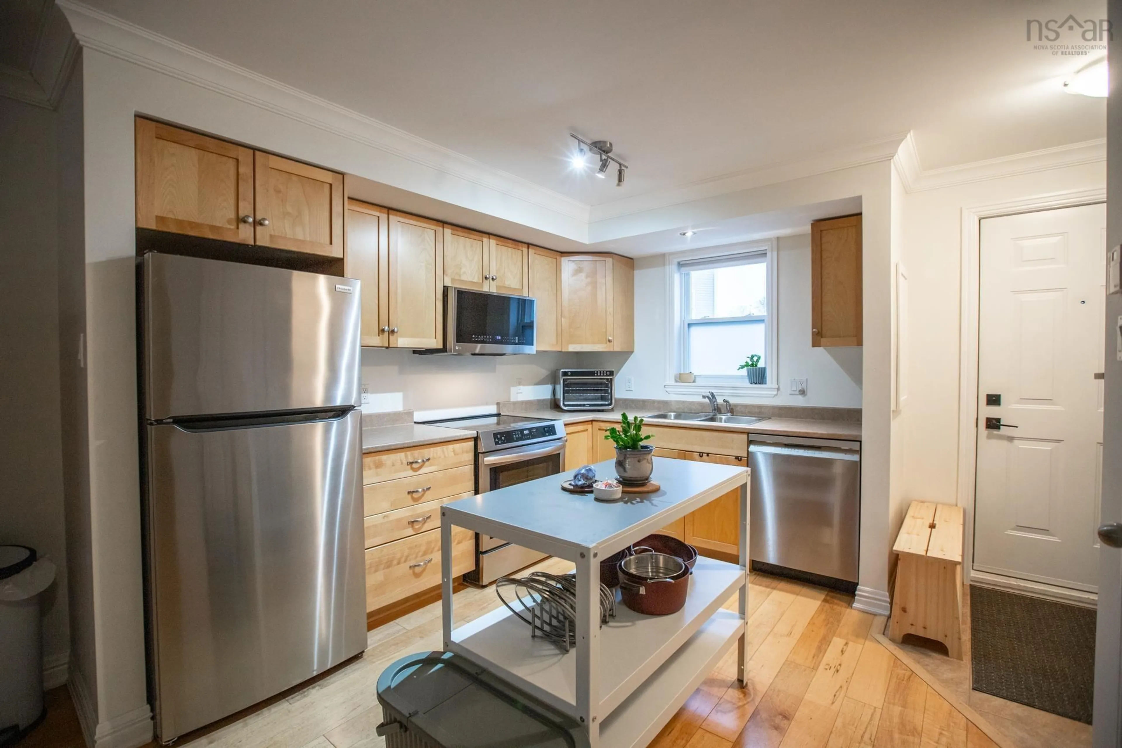 Standard kitchen, unknown for 204 52 Irishtown Rd, Dartmouth Nova Scotia B2Y 2W9