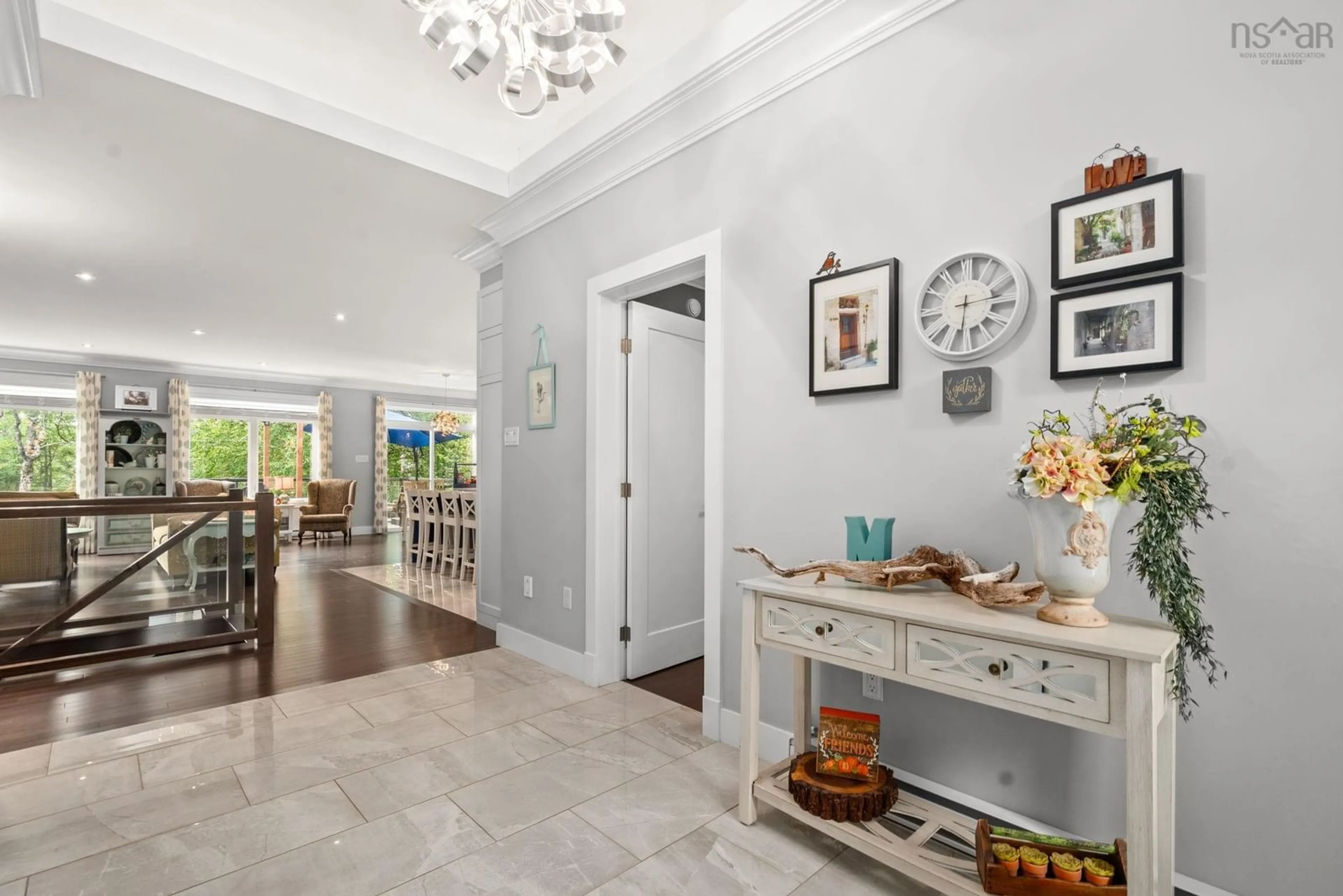 Indoor entryway for 769 Lakeview Ave, Middle Sackville Nova Scotia B4E 3G9