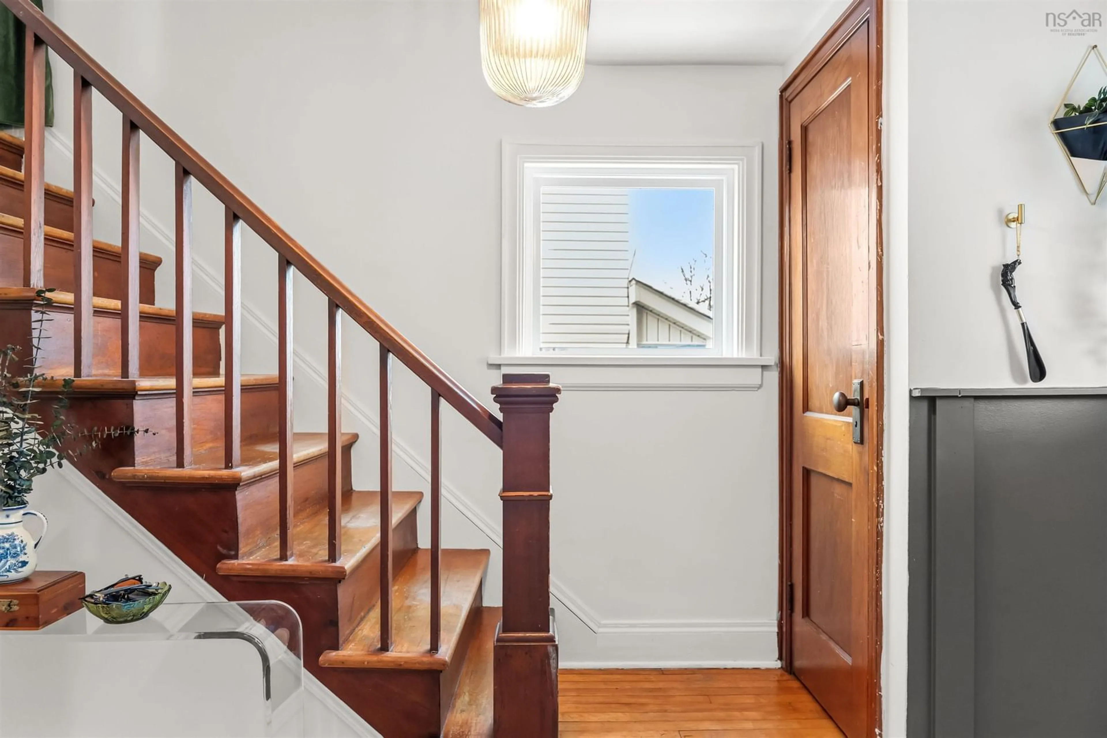 Indoor entryway for 332 Portland St, Dartmouth Nova Scotia B2Y 1K6