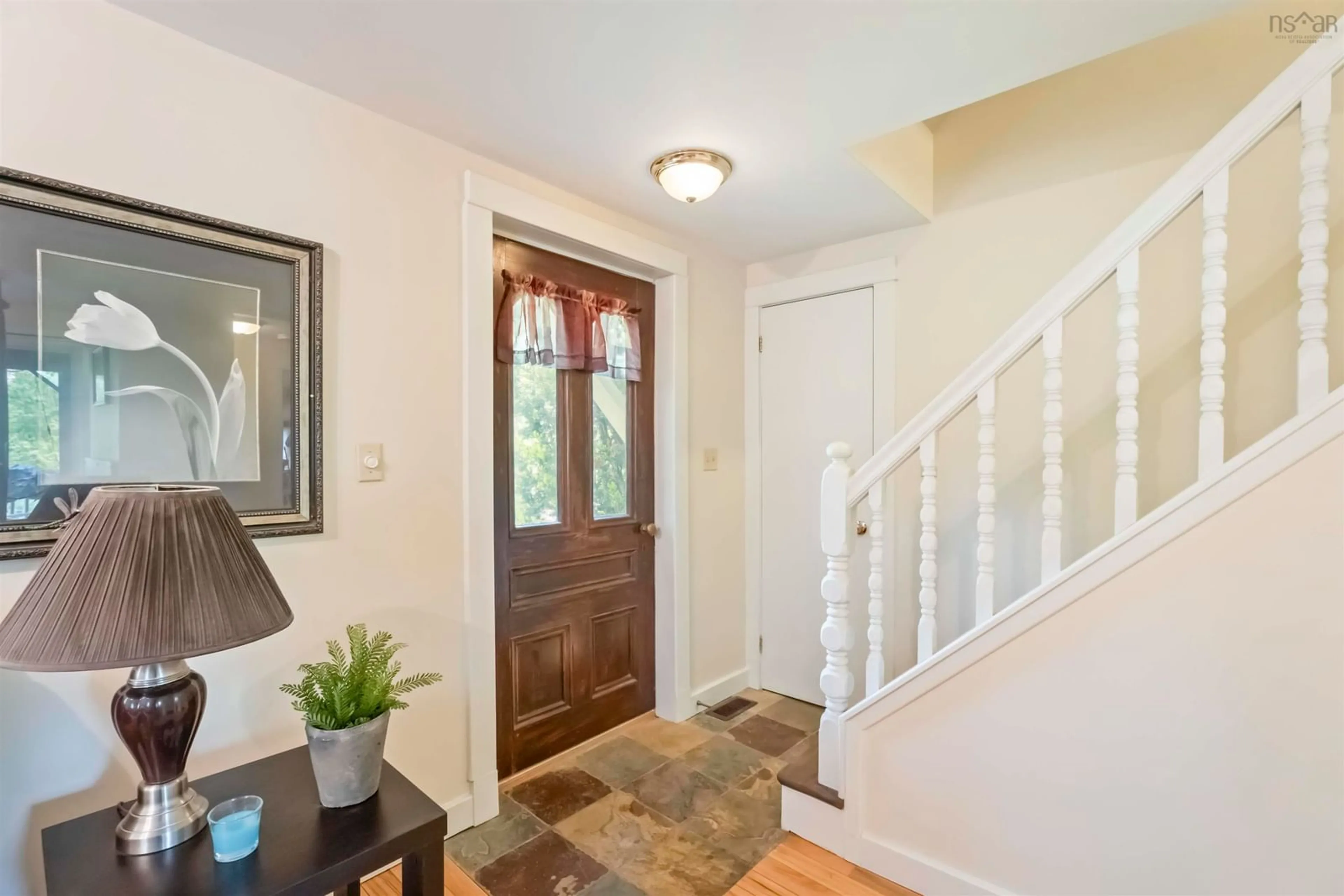 Indoor entryway for 2203 Highway 1, Auburn Nova Scotia B0P 1C0