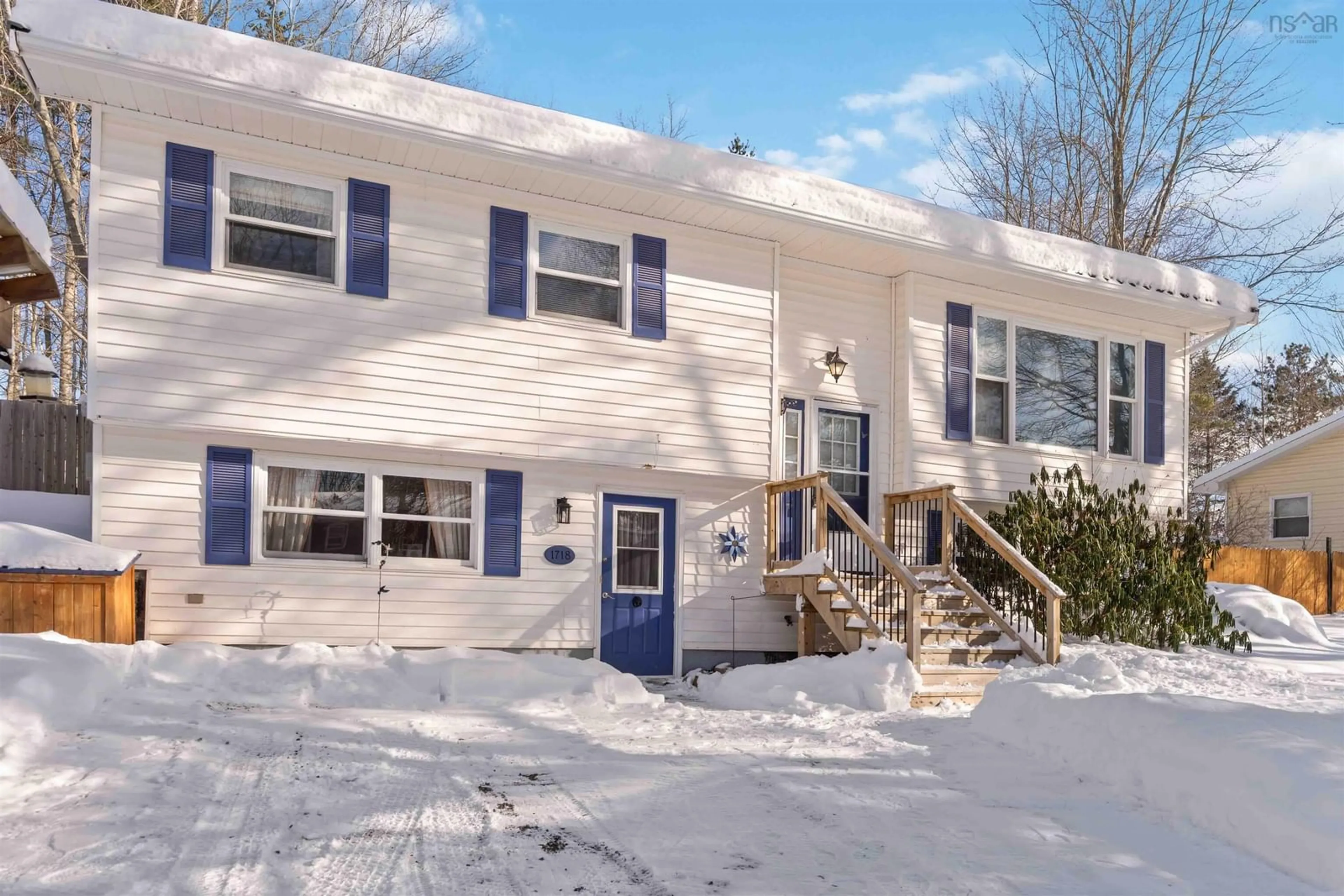 Home with vinyl exterior material, street for 1718 Cumberland Dr, Coldbrook Nova Scotia B4R 1A4