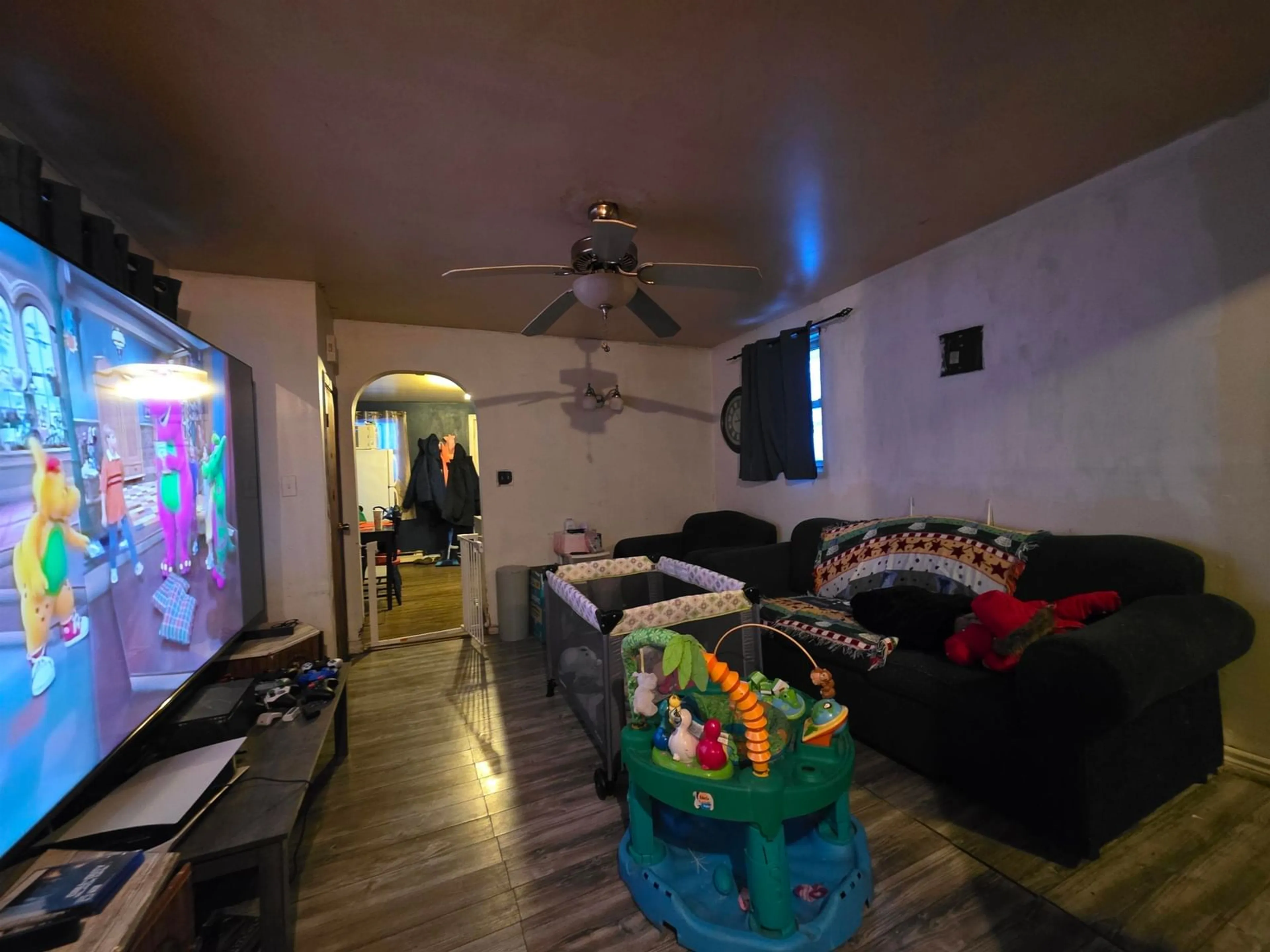 A pic of a room for 15 Guy St, Sydney Mines Nova Scotia B1V 2N5