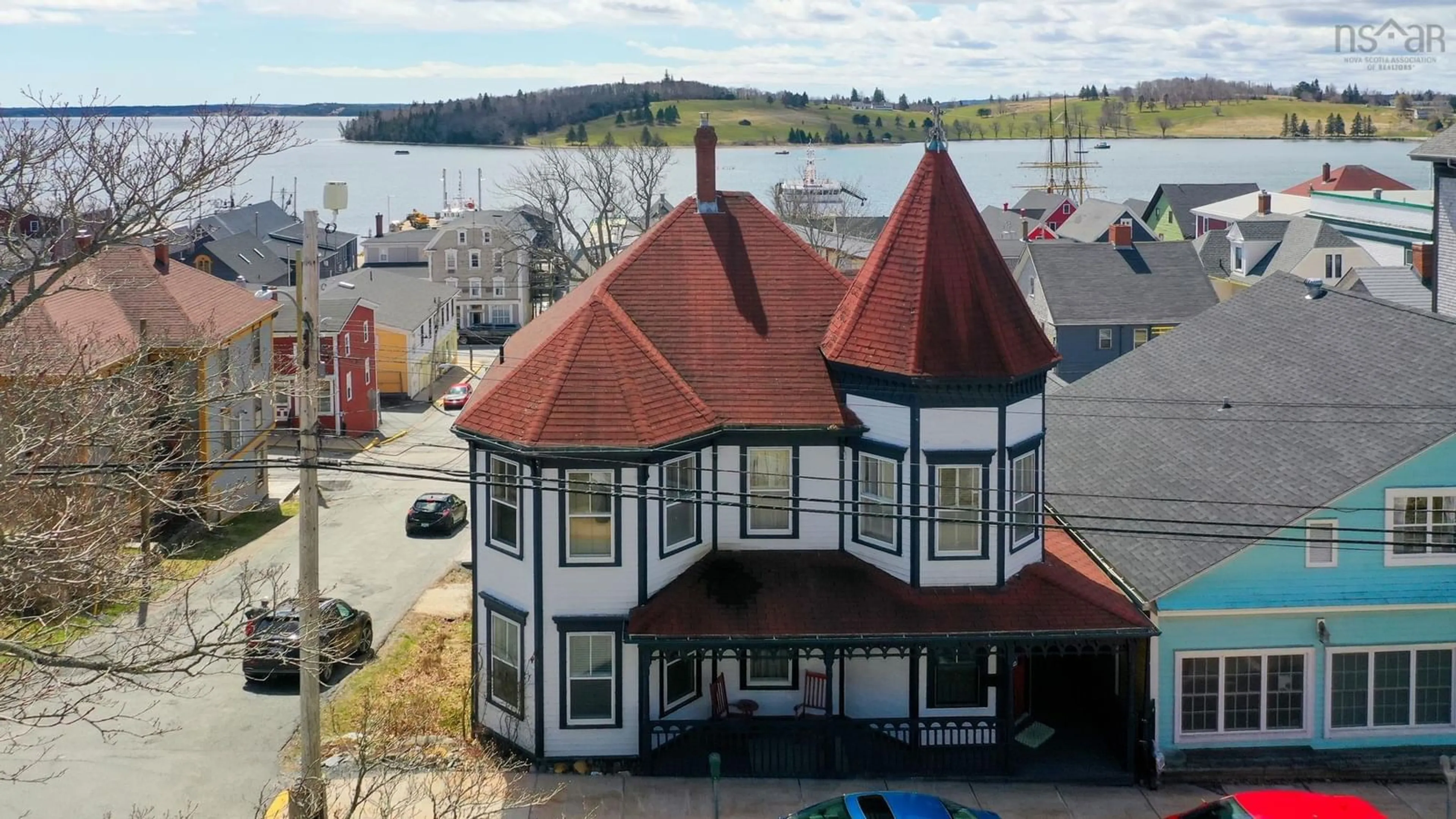 A pic from outside/outdoor area/front of a property/back of a property/a pic from drone, water/lake/river/ocean view for 306 Lincoln St, Lunenburg Nova Scotia B0J 2C0