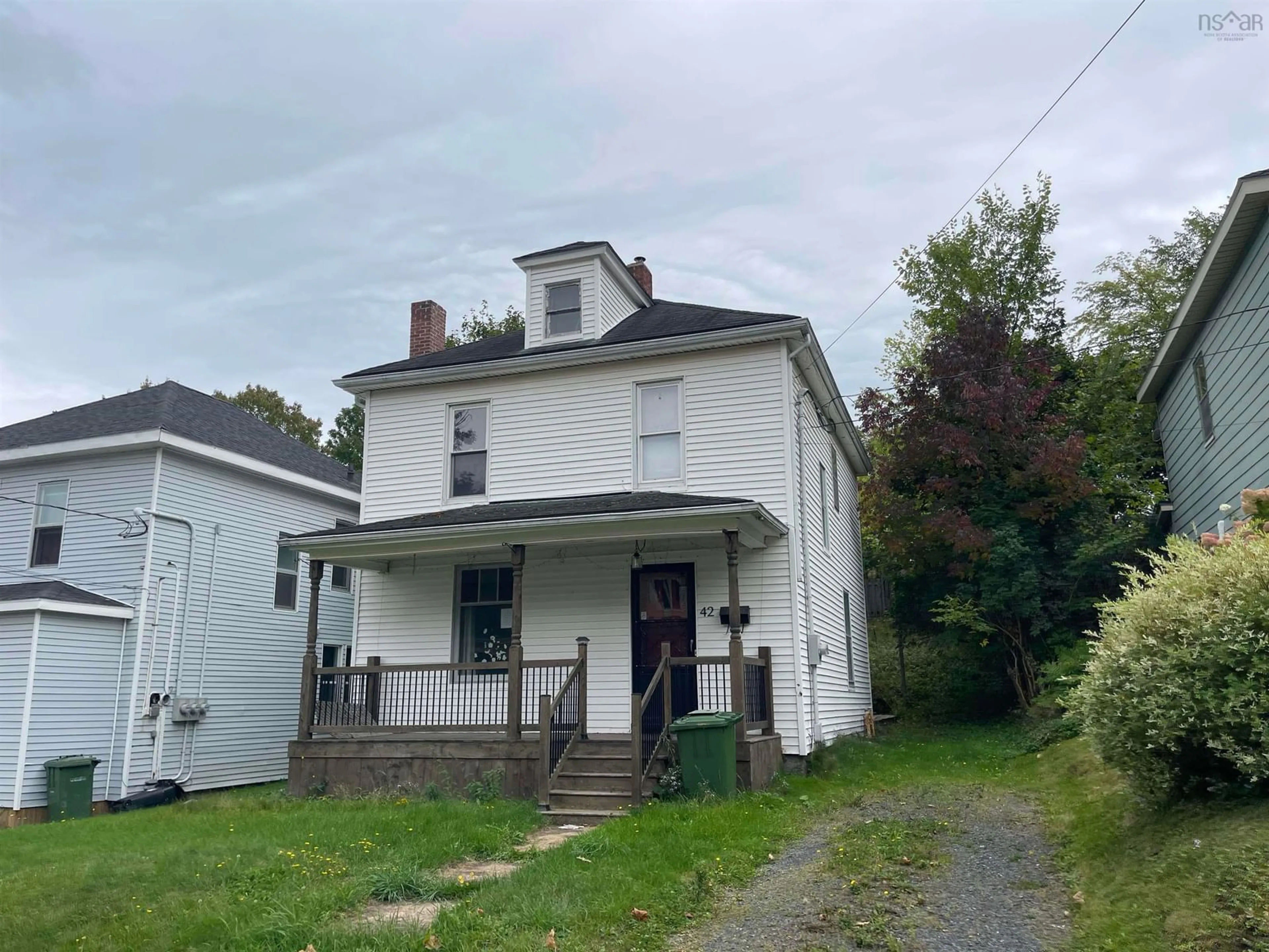 A pic from outside/outdoor area/front of a property/back of a property/a pic from drone, street for 42 Bell St, New Glasgow Nova Scotia B2H 2A9