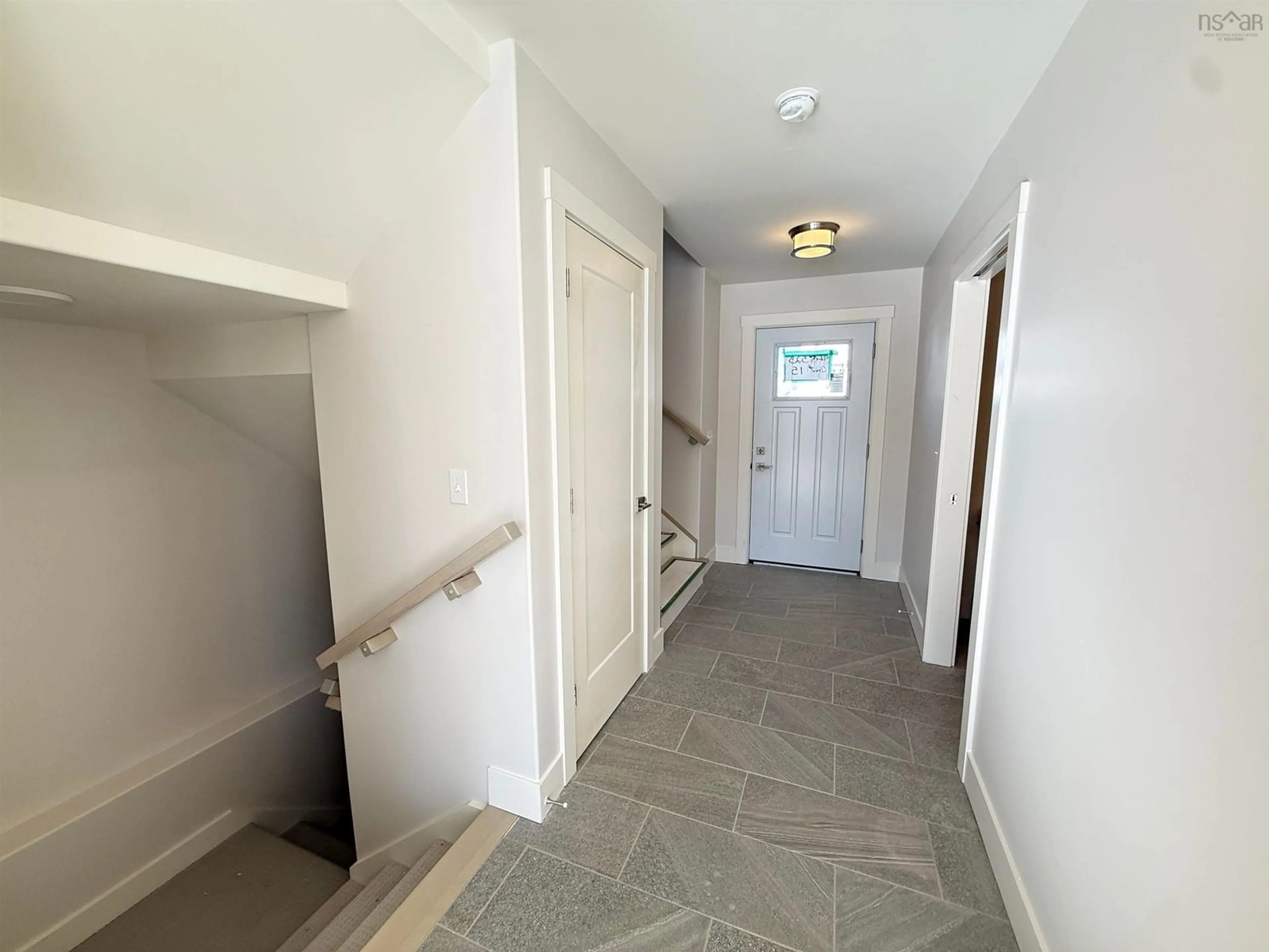 Indoor entryway for 15 Brick Lane, Halifax Nova Scotia B3P 0G4