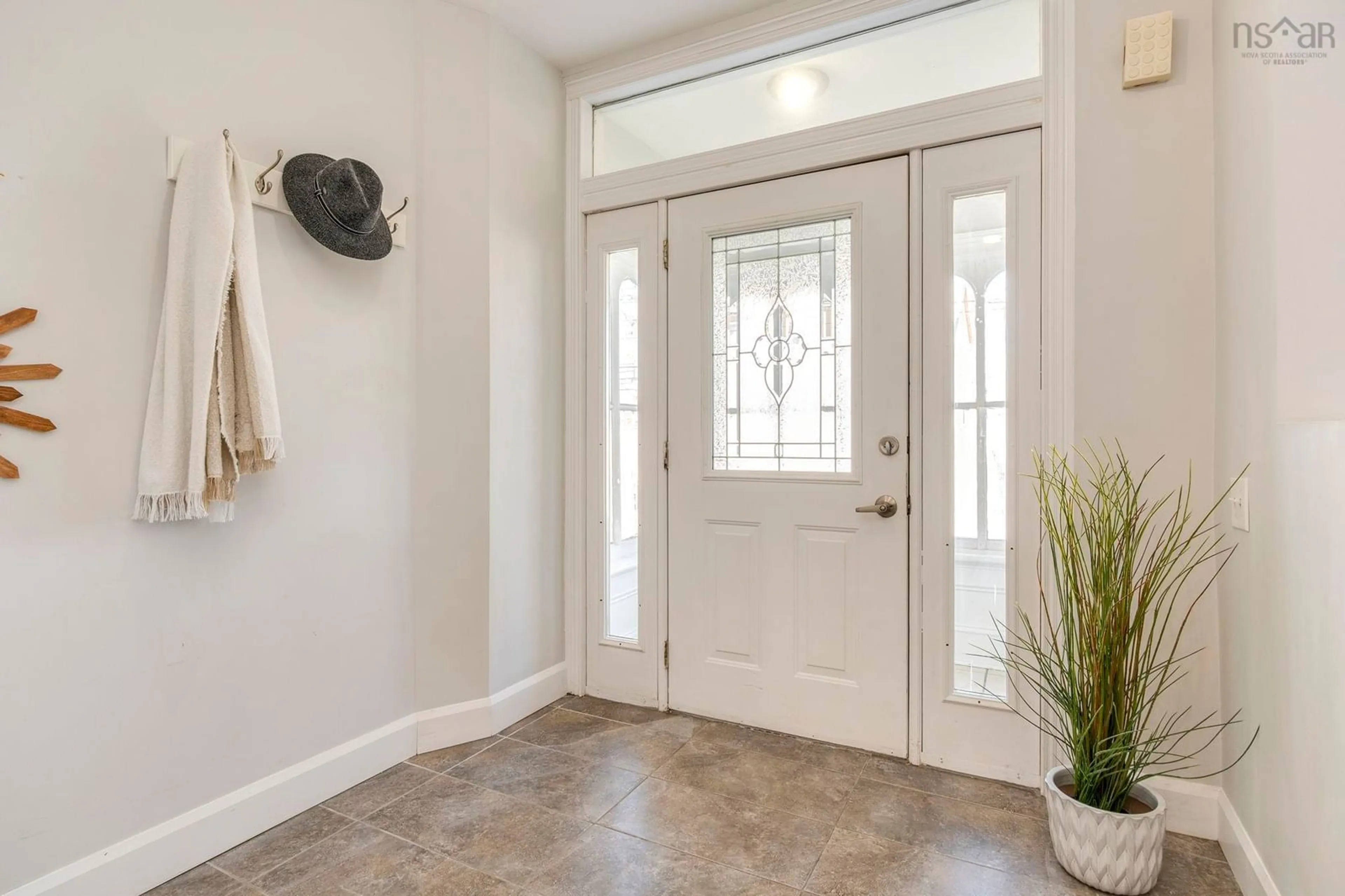 Indoor entryway for 2542 Gottingen St, Halifax Nova Scotia B3K 3C4
