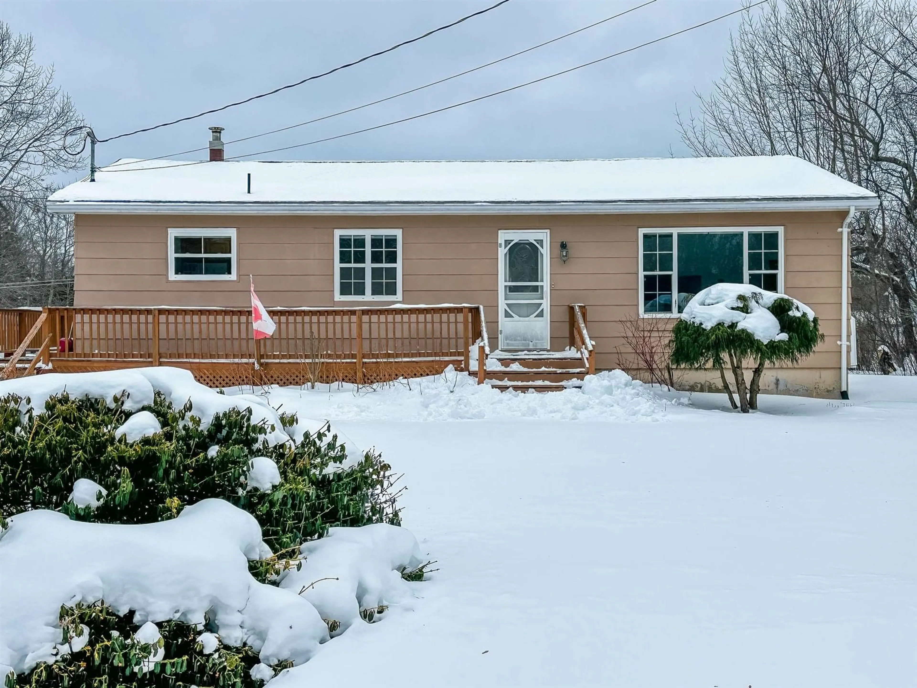 Home with vinyl exterior material, street for 352 Moody Crt, Kingston Nova Scotia B0P 1R0