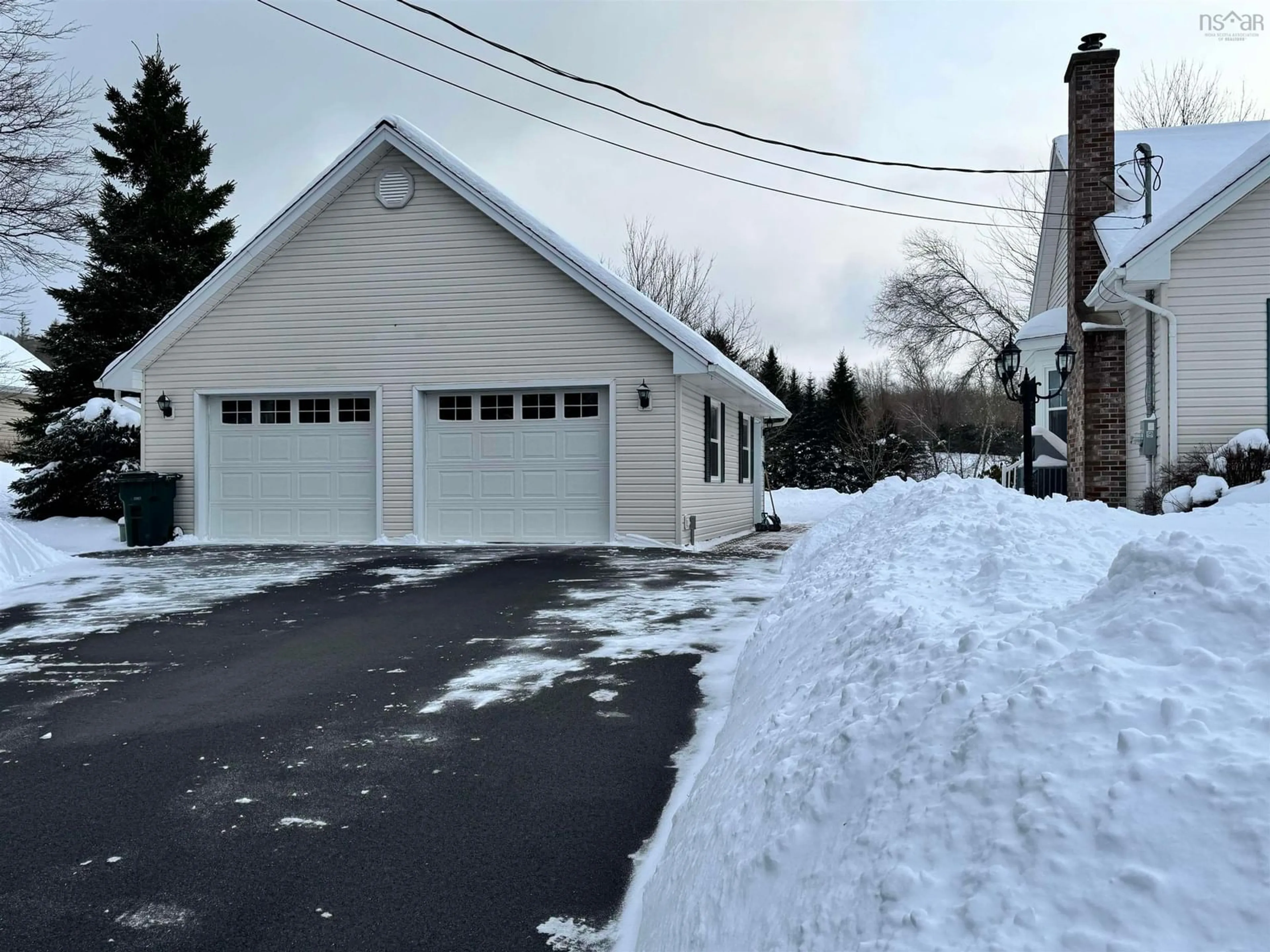 Indoor garage for 28 Glenabbey Dr, Murray Siding Nova Scotia B6L 3L2