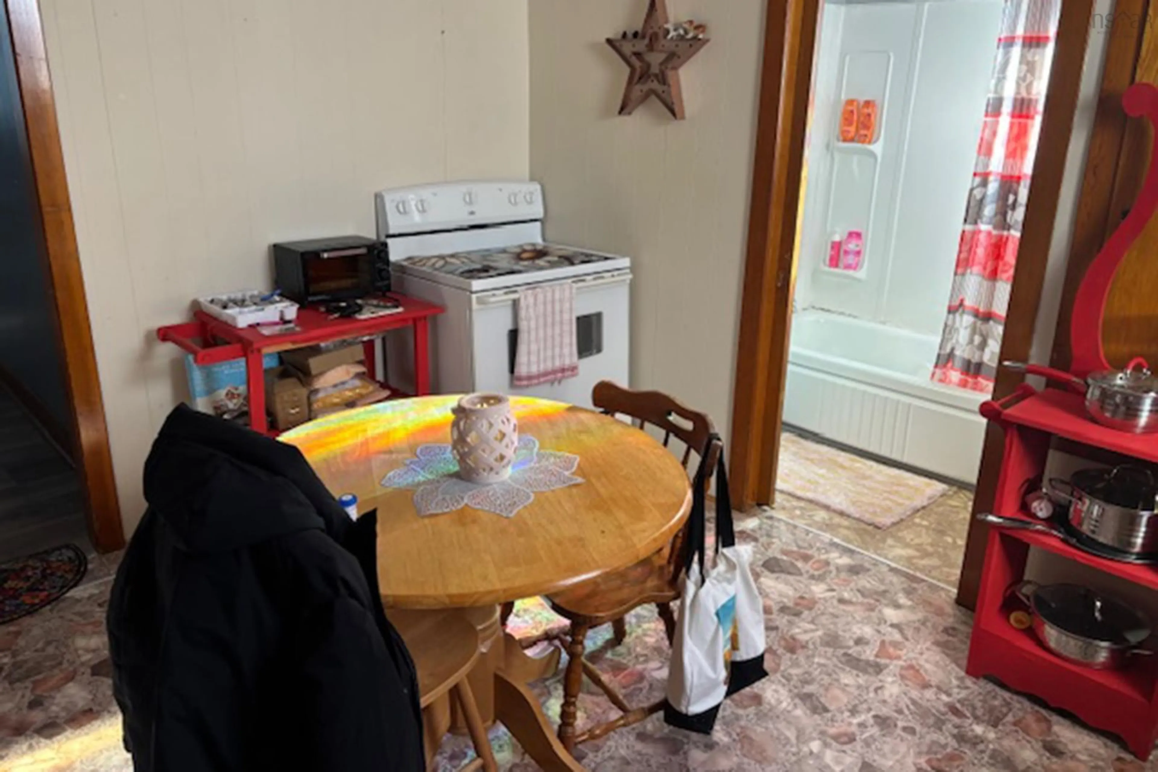 A pic of a room for 55 Elm St, Springhill Nova Scotia B0M 1X0