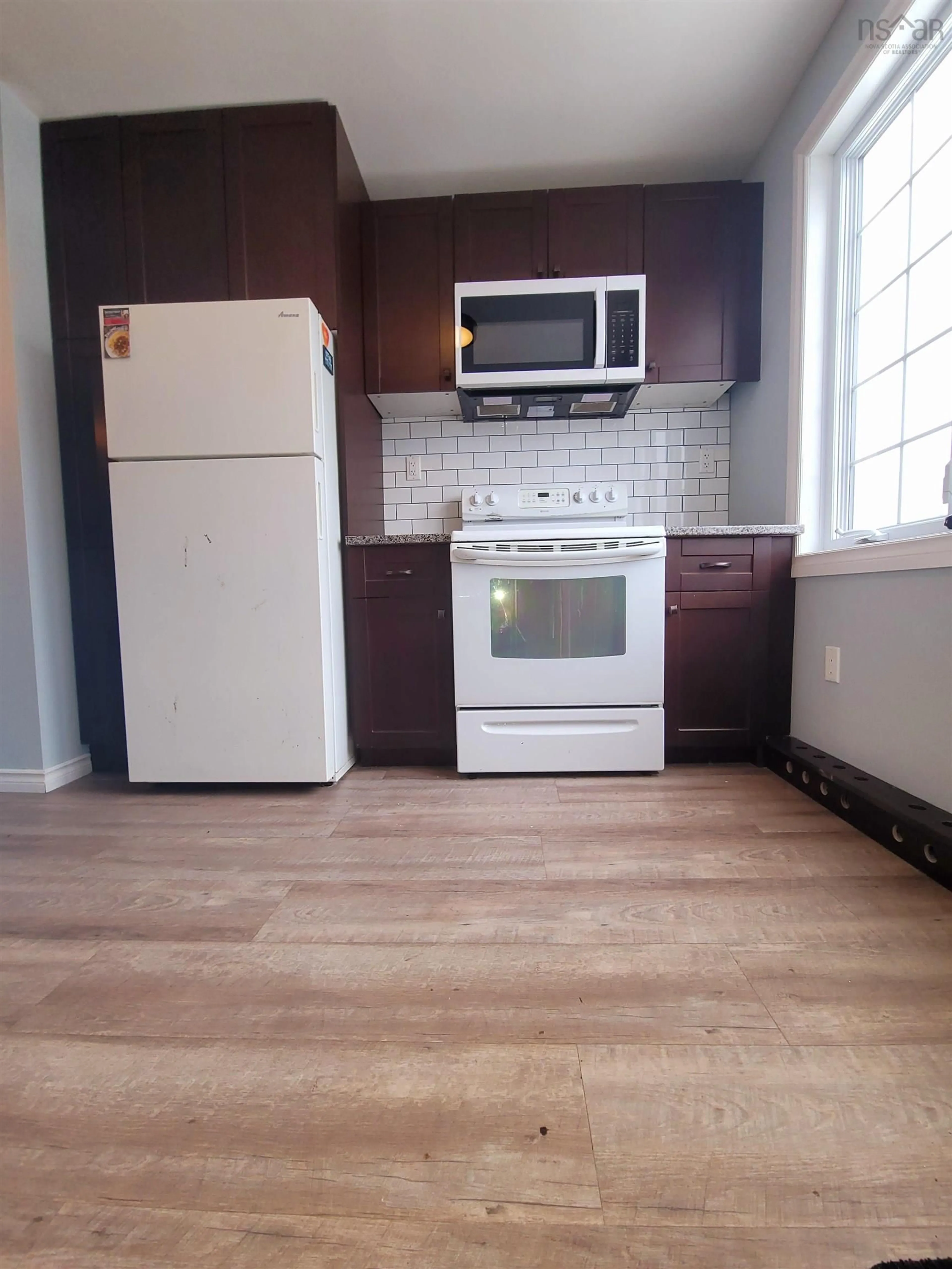 Standard kitchen, unknown for 34 Cottage St, Dominion Nova Scotia B1G 1C1