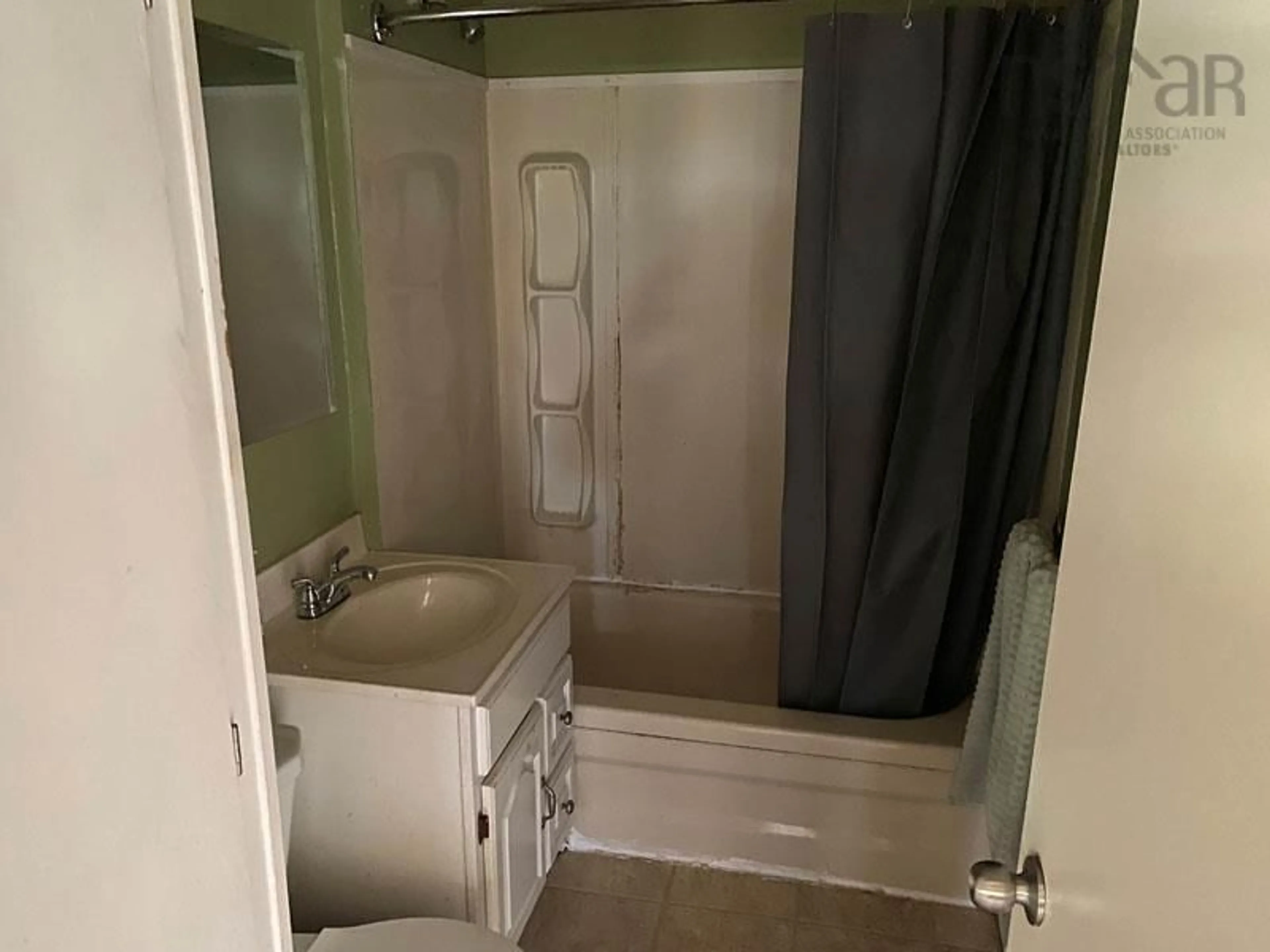 Standard bathroom, unknown for 5292 Glebe St, Halifax Nova Scotia B3K 2P8