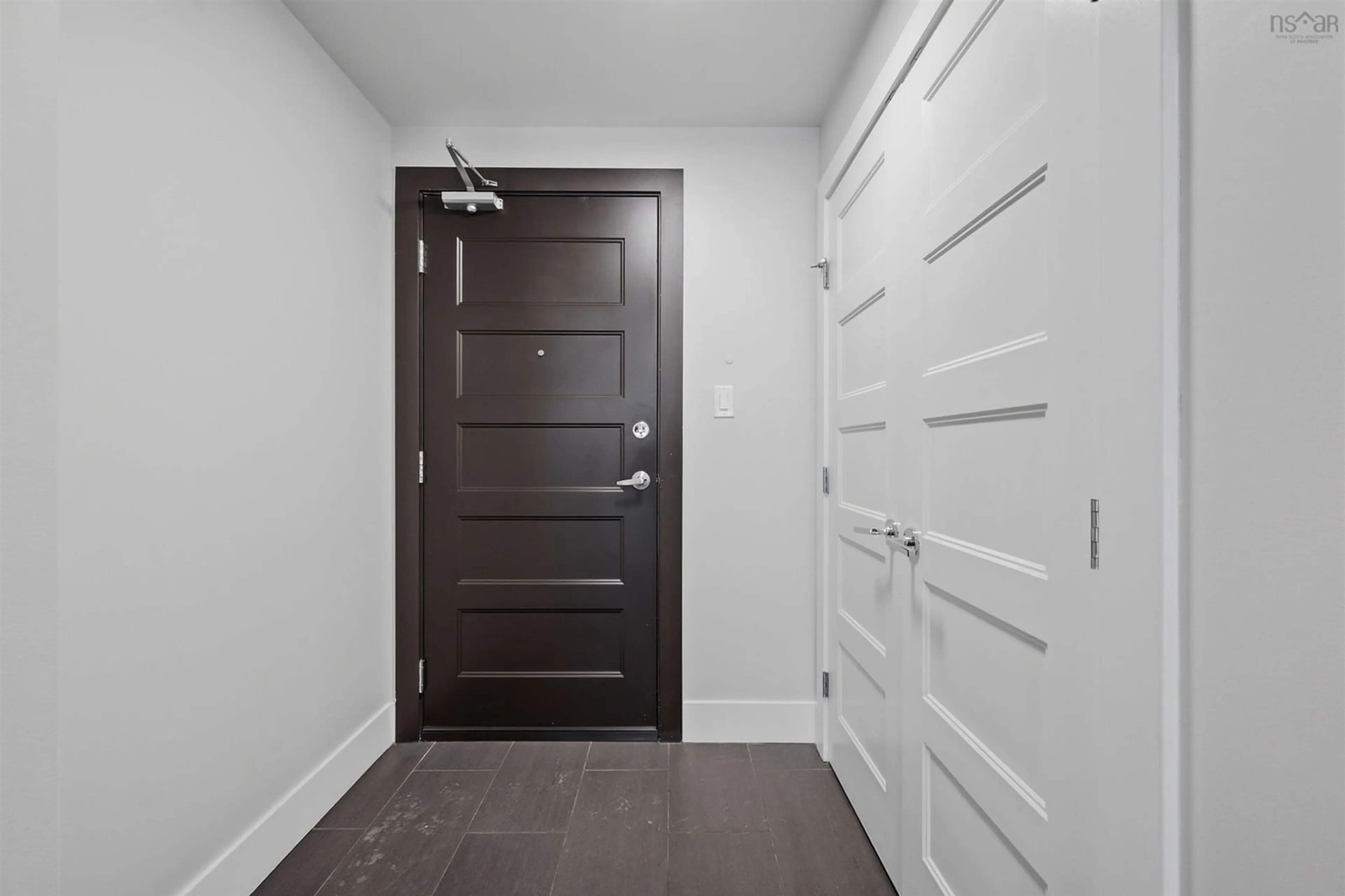 Indoor entryway for 15 Kings Wharf Pl #806, Dartmouth Nova Scotia B2Y 0C2