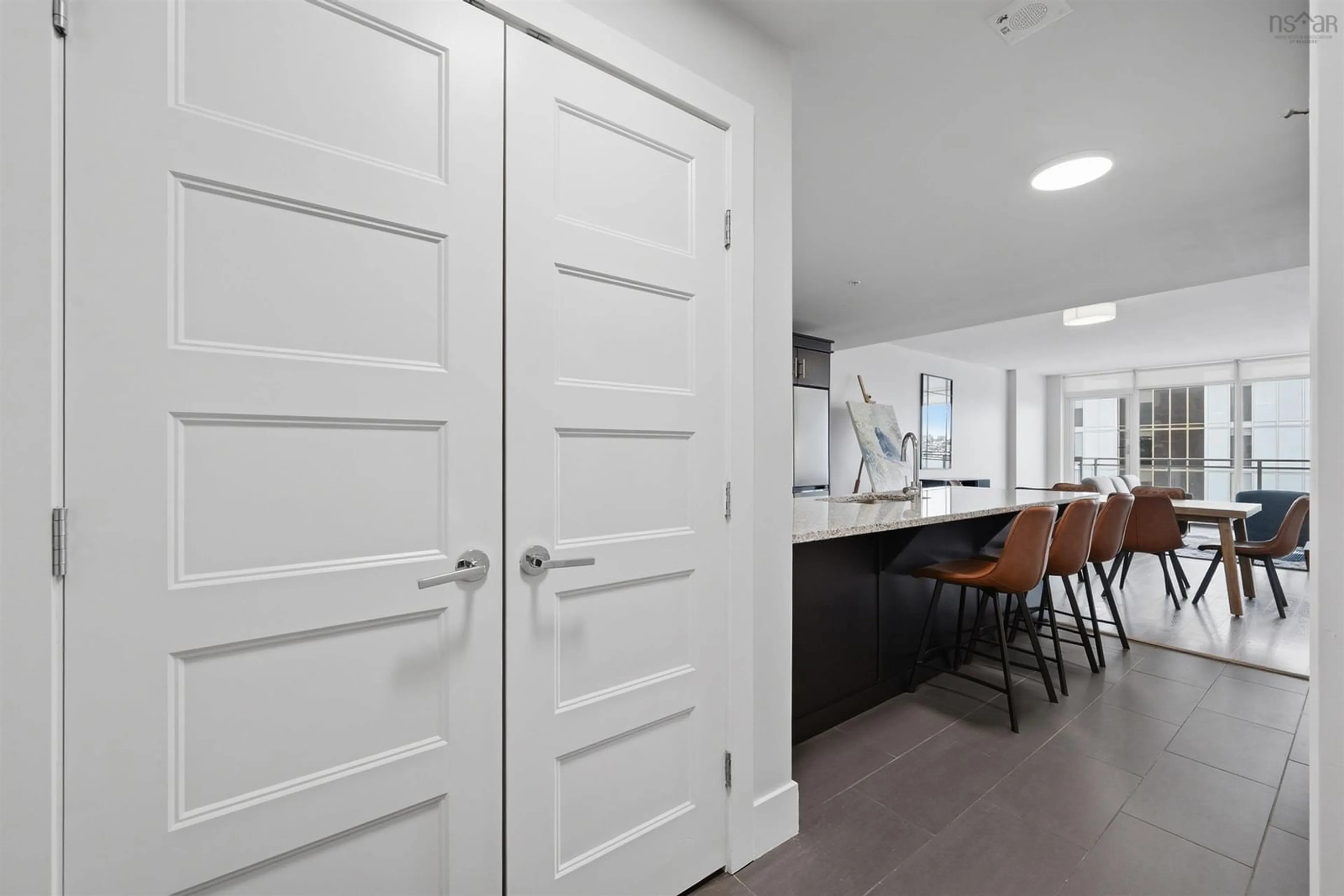 Indoor entryway for 15 Kings Wharf Pl #806, Dartmouth Nova Scotia B2Y 0C2