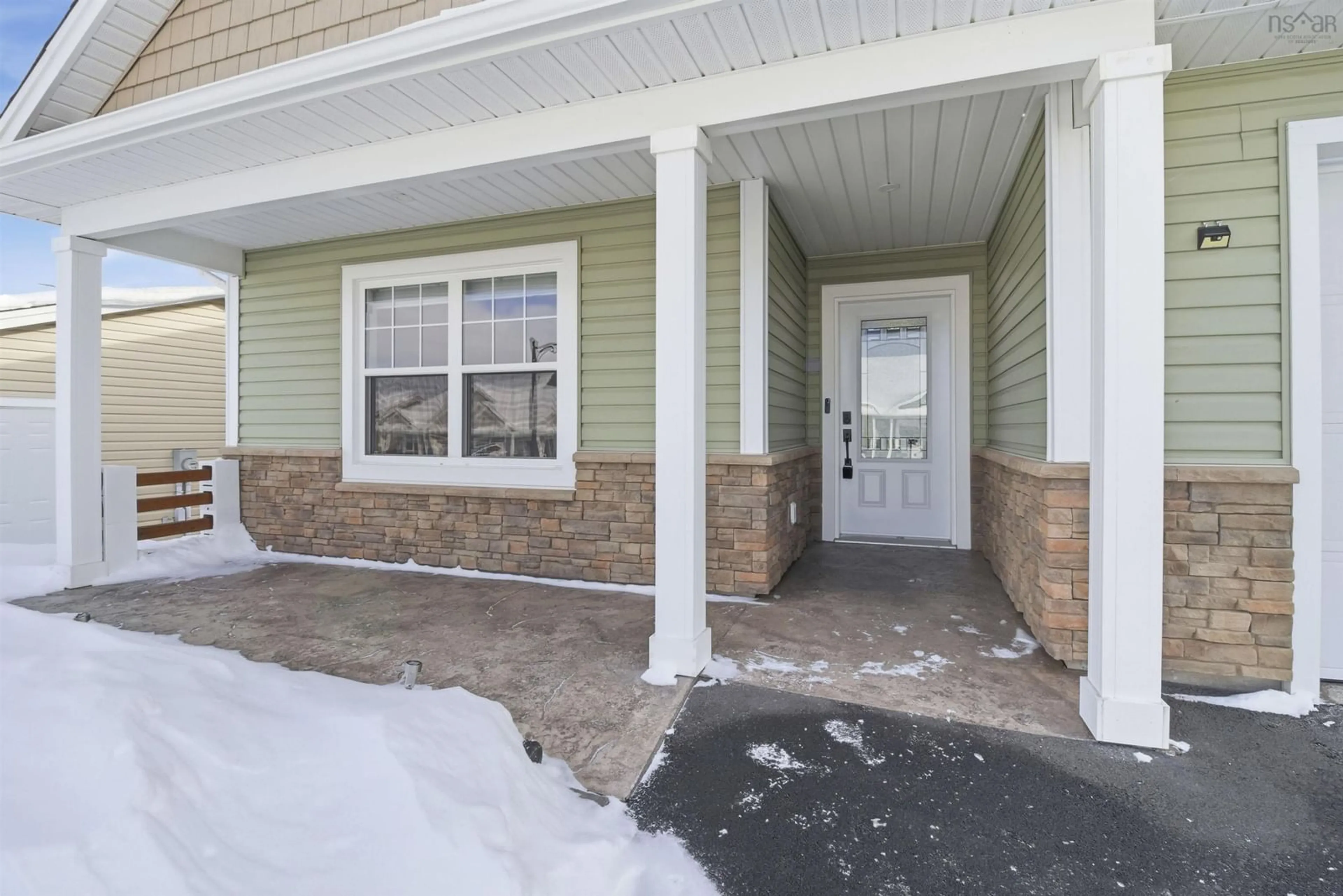 Indoor entryway for 35 Elizabeth Avenue, Garlands Crossing Nova Scotia B0N 2T0