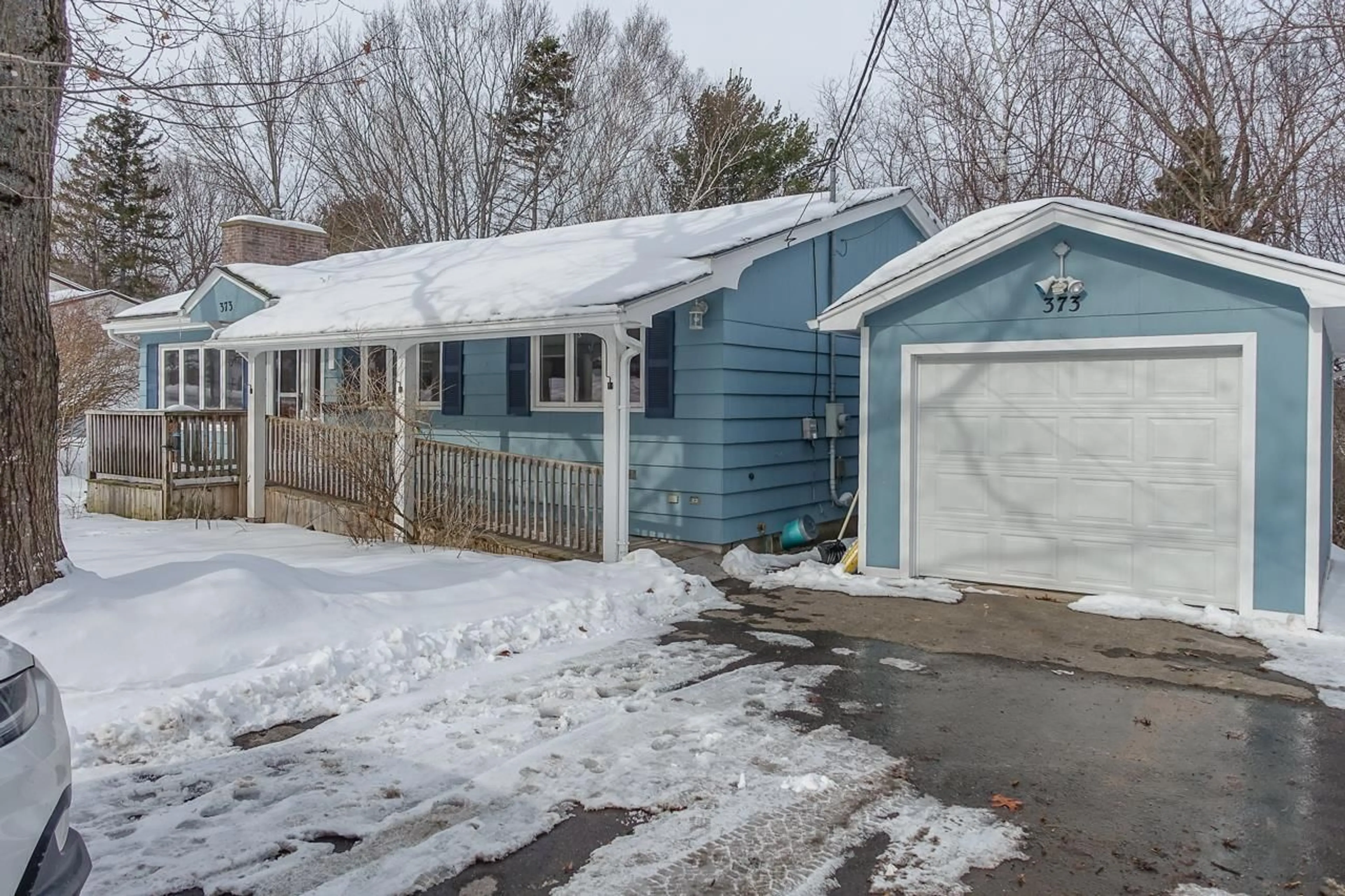 Home with vinyl exterior material, street for 373 Park St, Kentville Nova Scotia B4N 1M5