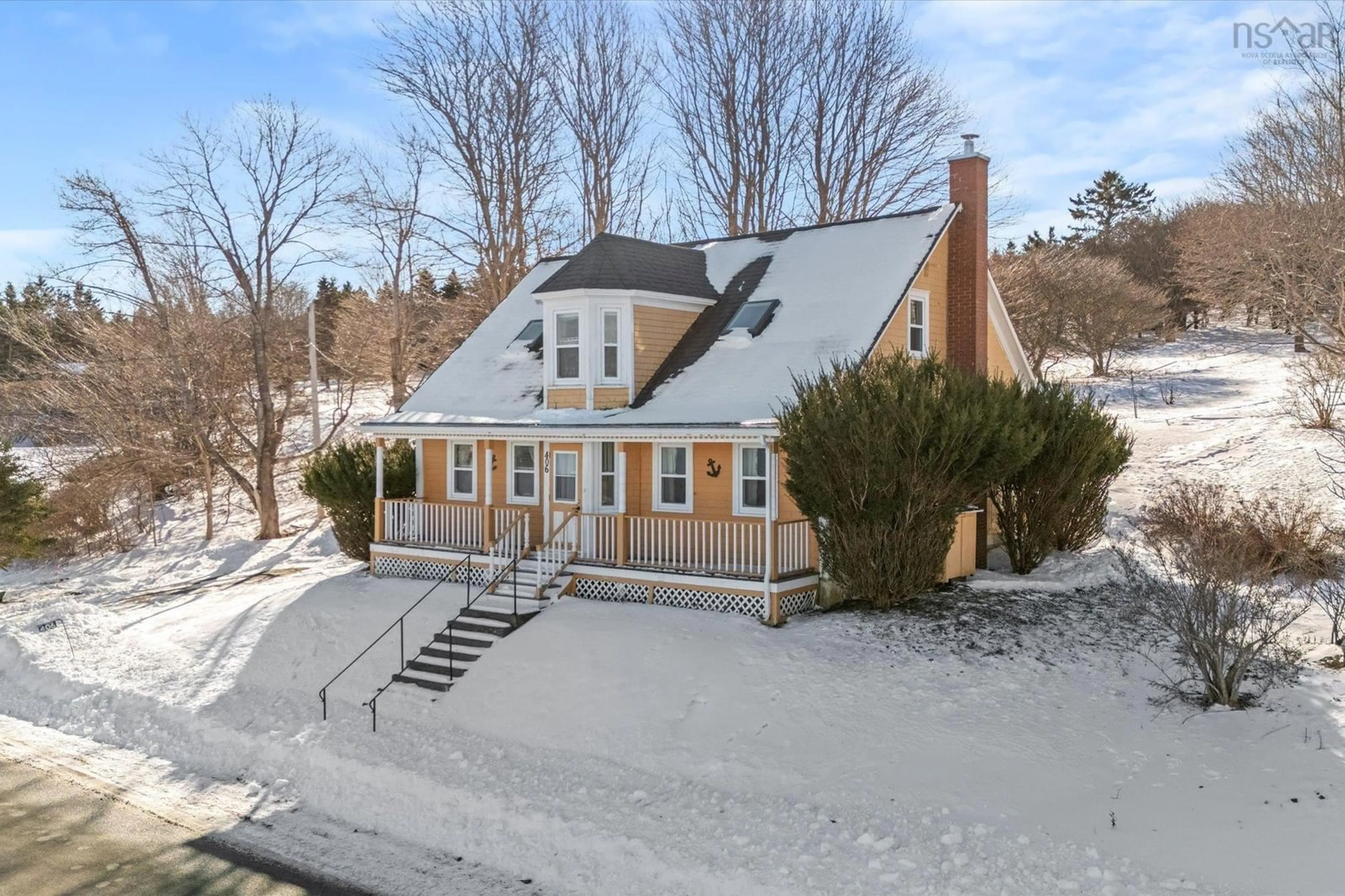 A pic from outside/outdoor area/front of a property/back of a property/a pic from drone, street for 406 Kingsburg Rd, Lower Rose Bay Nova Scotia B0J 2X0