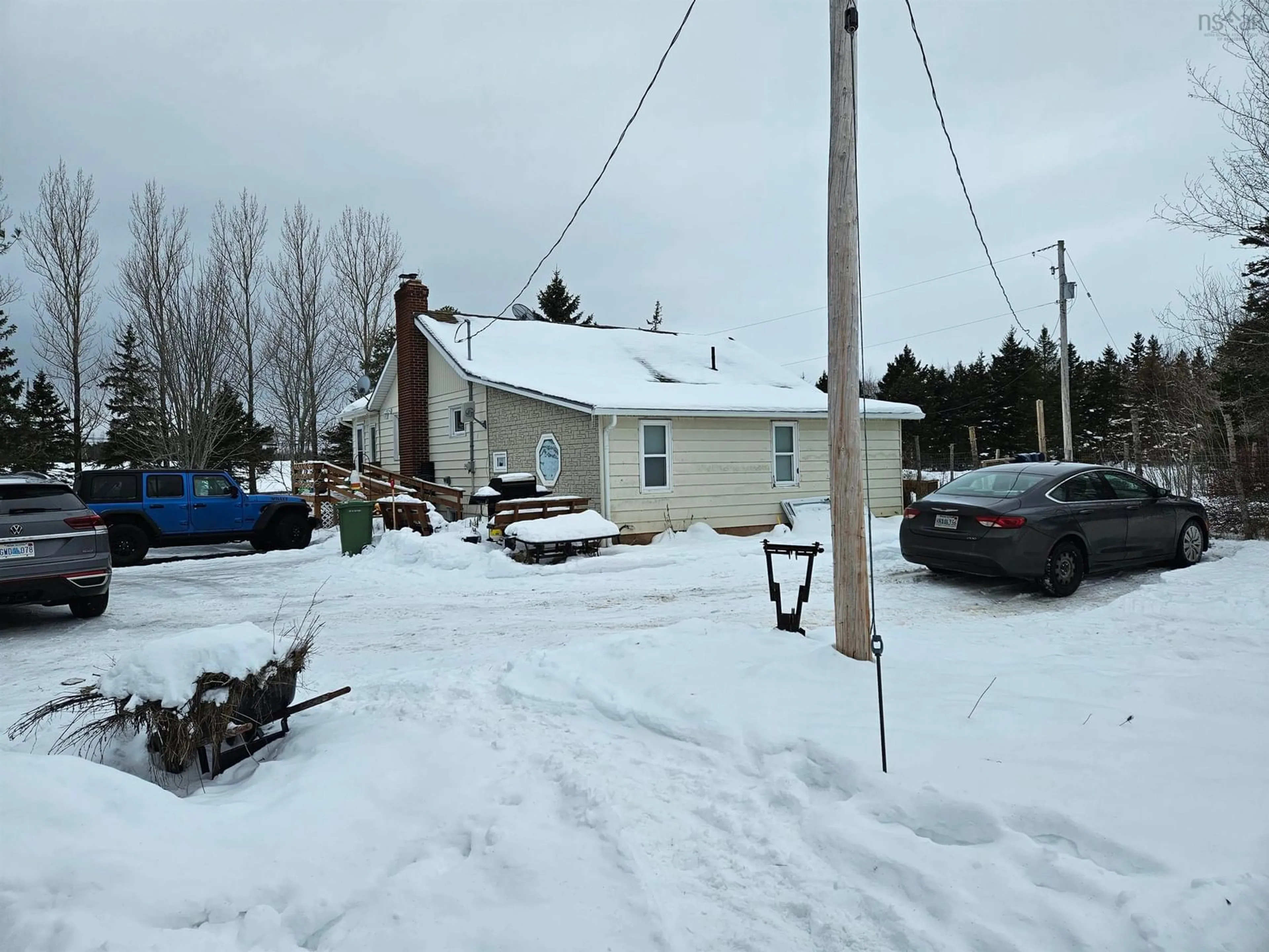 Shed for 9521 Highway 6 Hwy, Pugwash Nova Scotia B0K 1L0