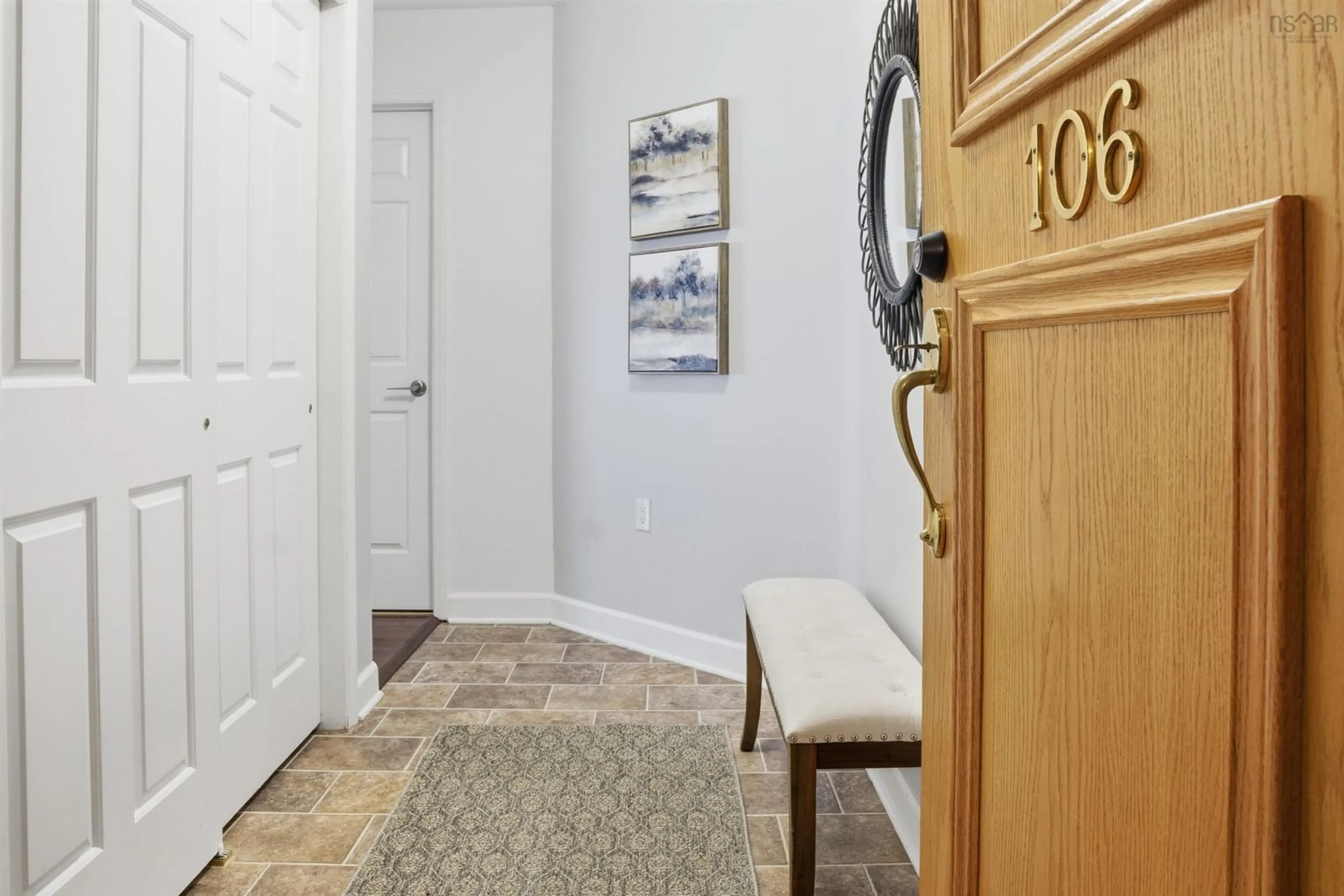 Indoor entryway for 126 Farnham Gate Rd #106, Halifax Nova Scotia B3M 3Z9