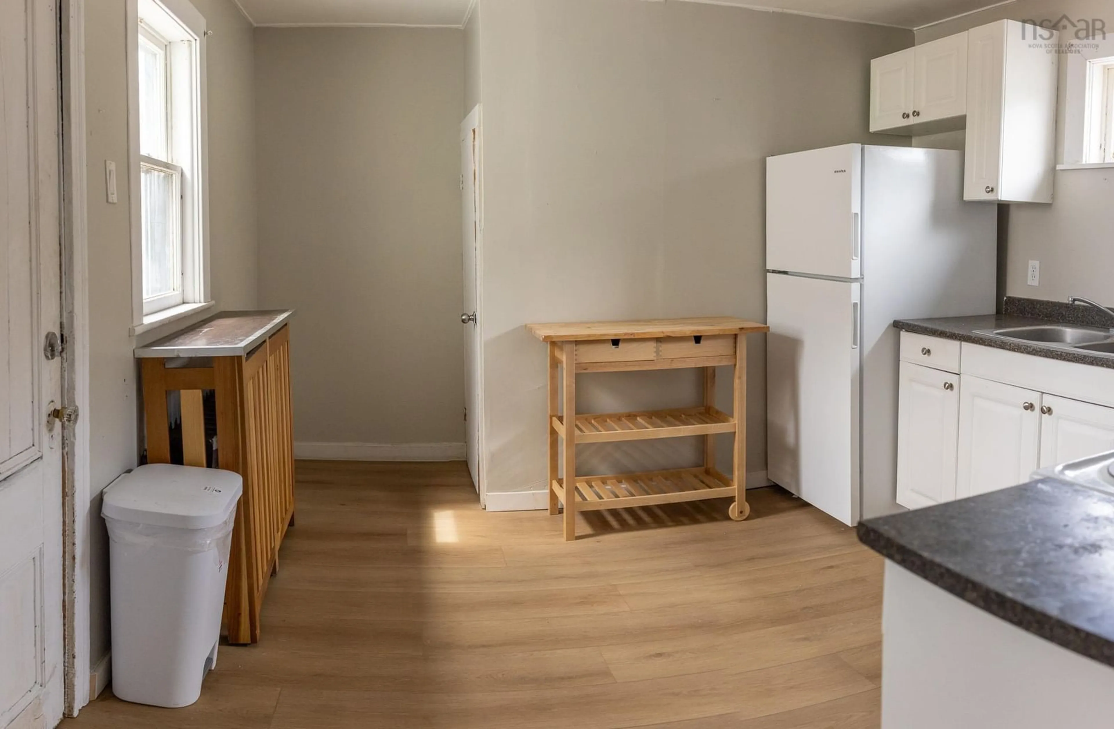 Standard kitchen, wood/laminate floor for 136 Victoria St, Glace Bay Nova Scotia B1A 1Z8