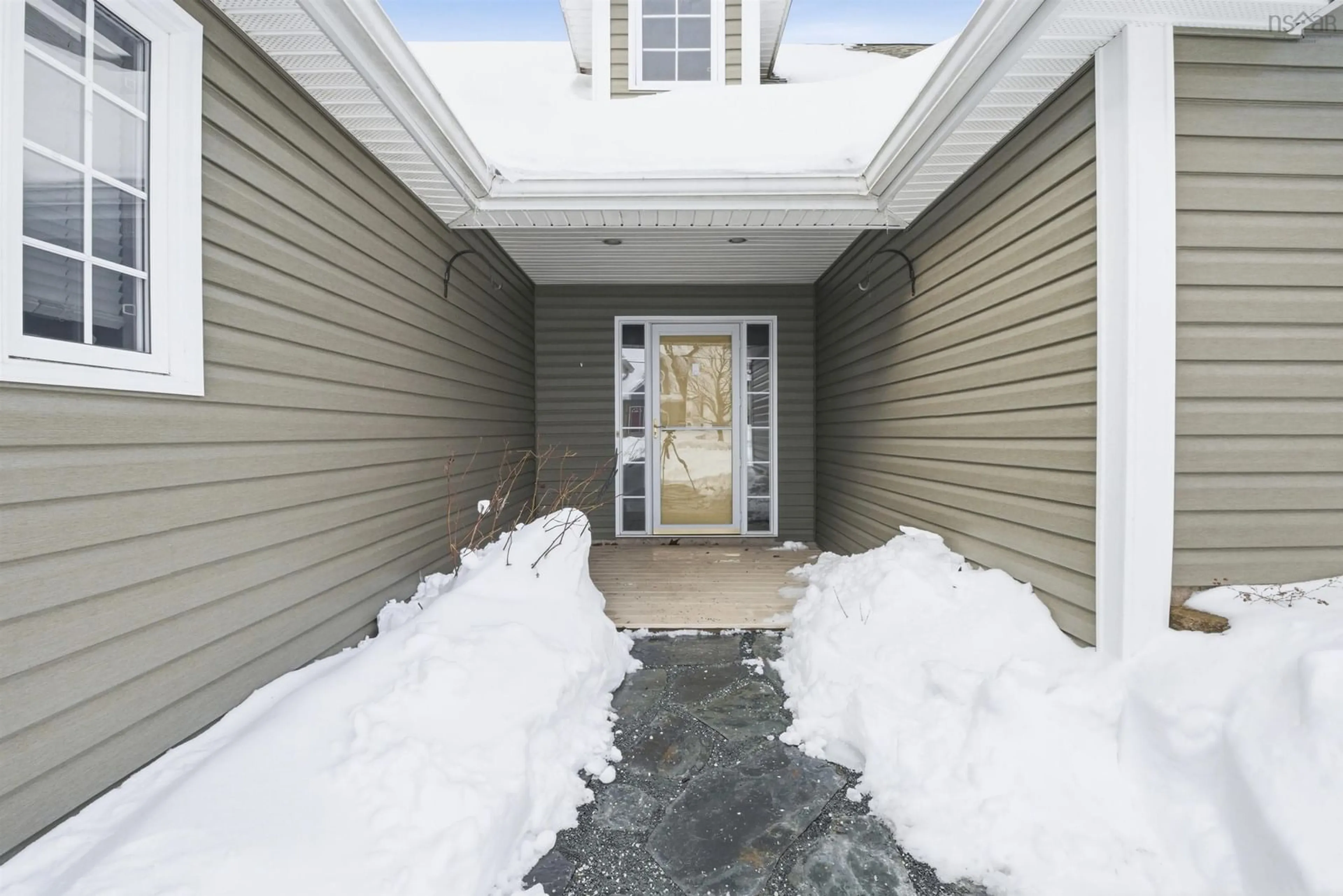 Indoor entryway for 71 Longard Dr, Timberlea Nova Scotia B3T 2E1