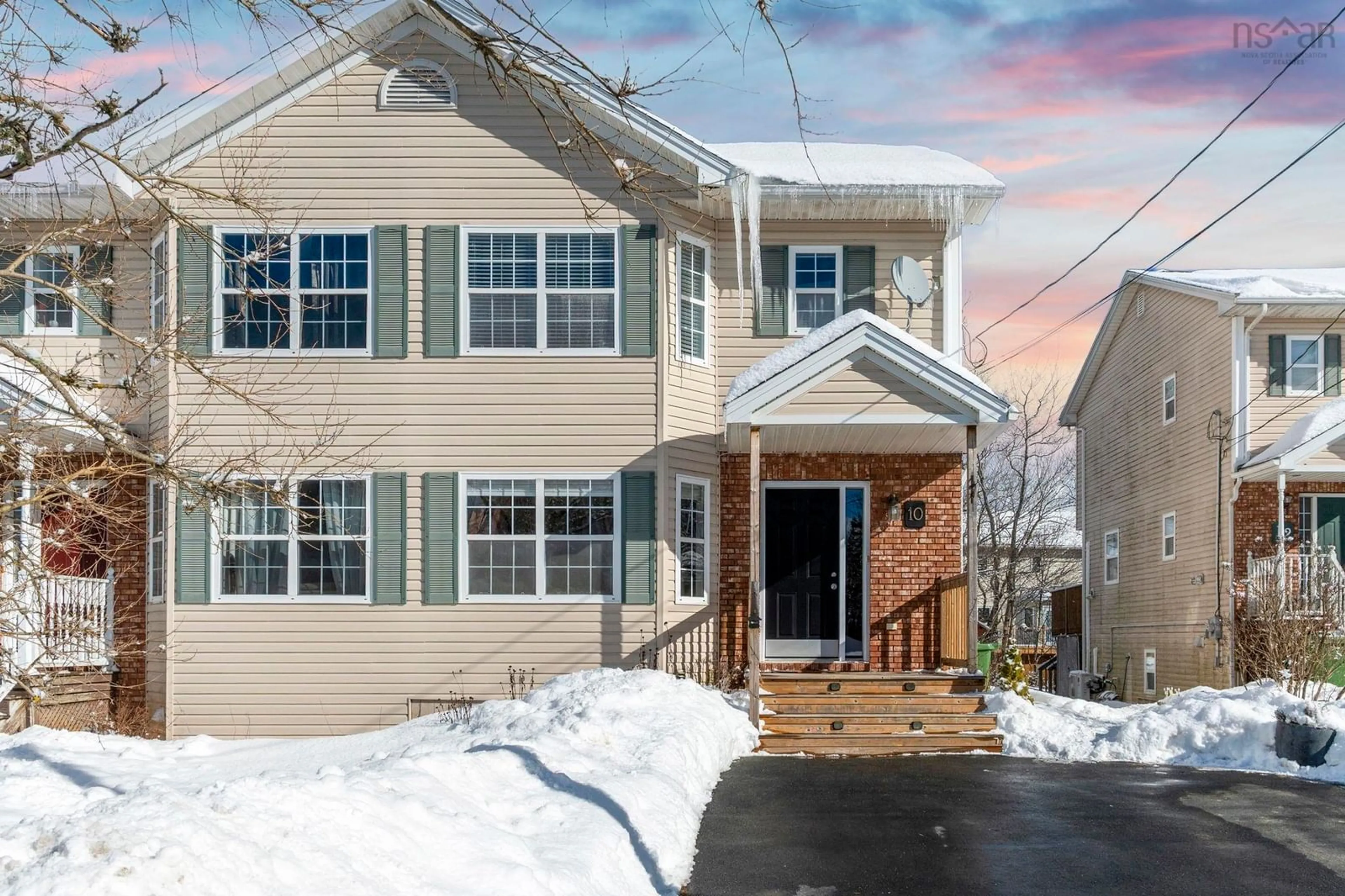 Home with vinyl exterior material, street for 10 Kaytyon Crt, Bedford Nova Scotia B4A 4H4