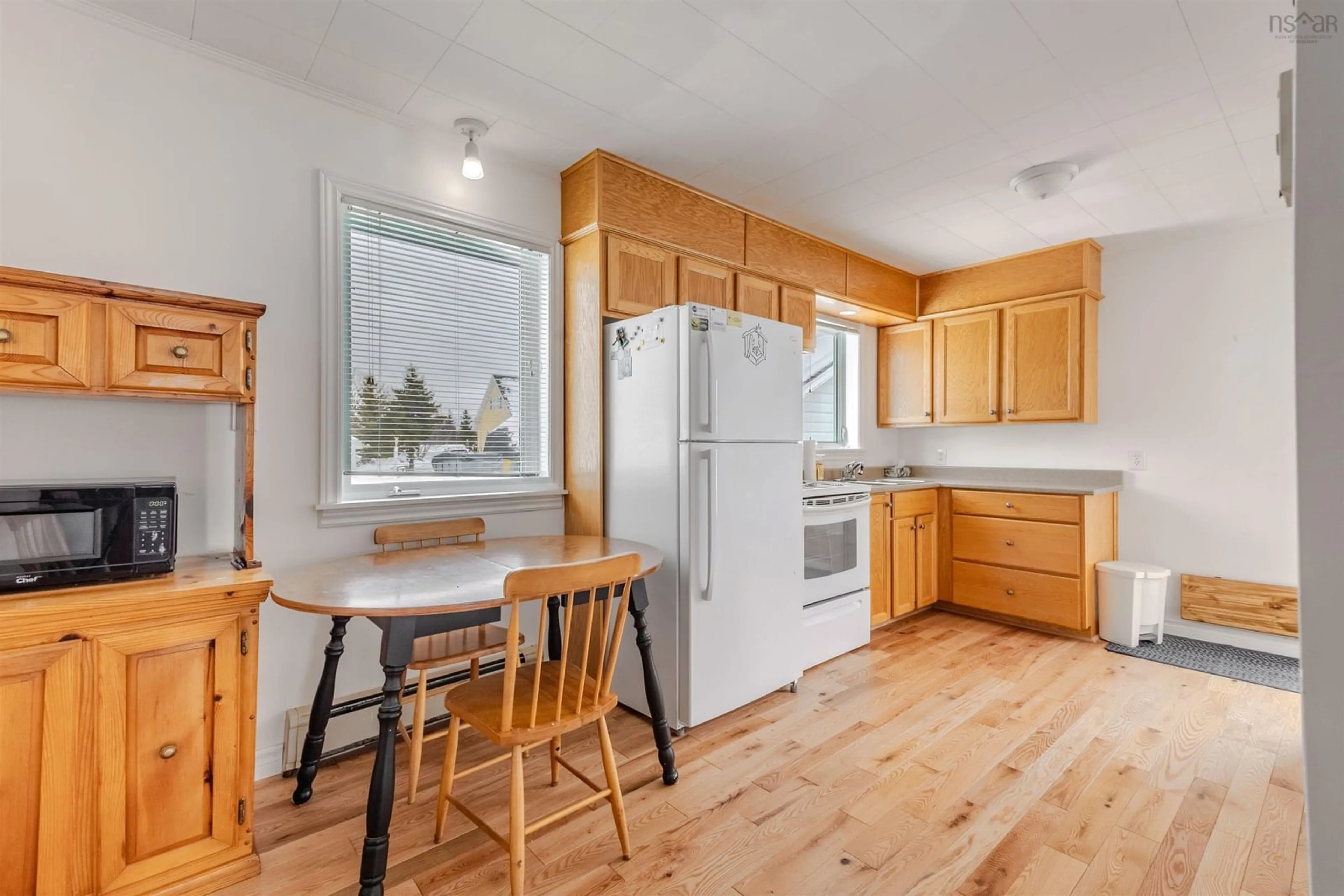 Standard kitchen, wood/laminate floor for 96 Duffell Drive, Mira Road Nova Scotia B1P 3G9