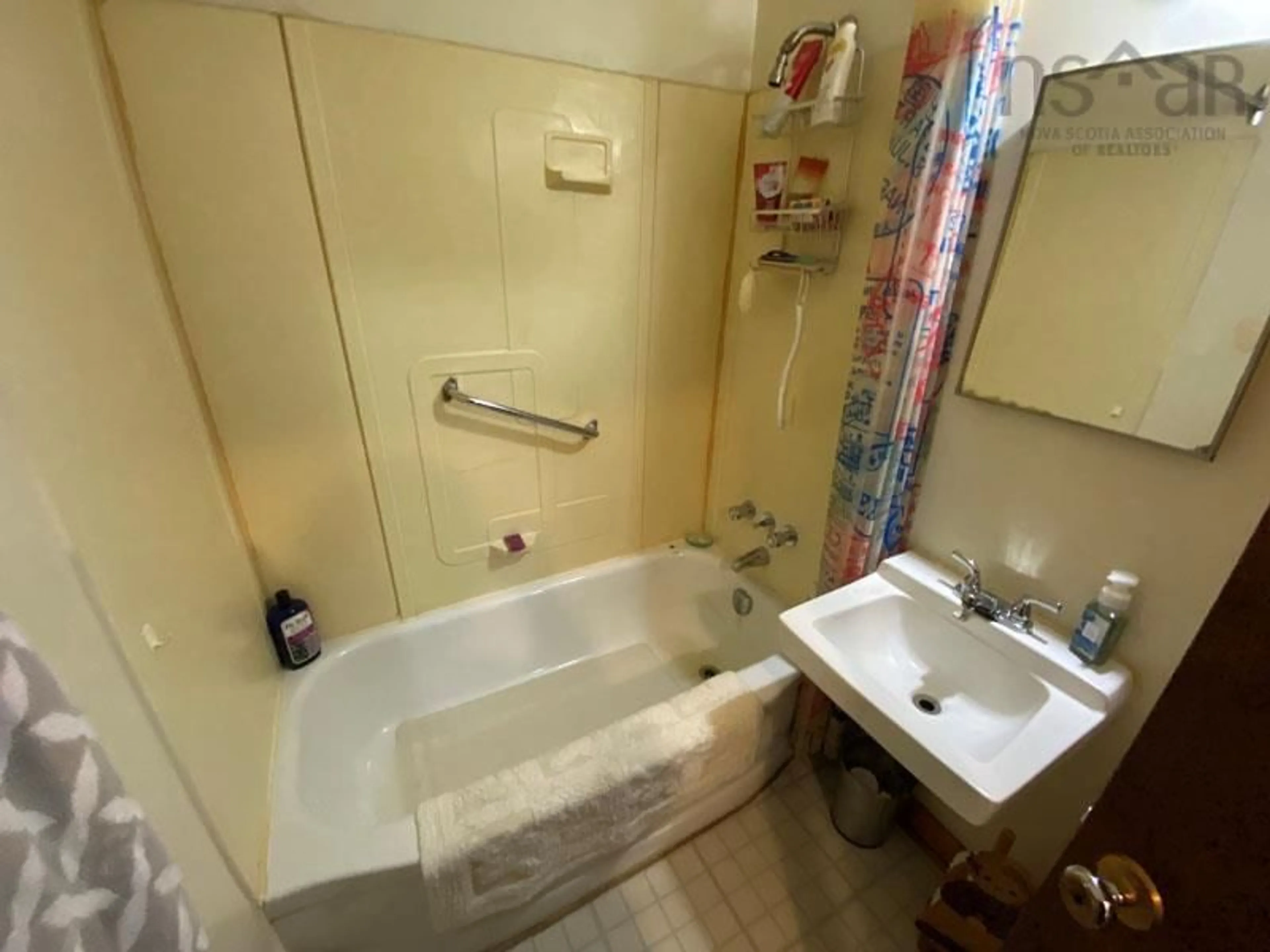 Standard bathroom, unknown for 14 Courtney Rd, Dartmouth Nova Scotia B3A 4B8
