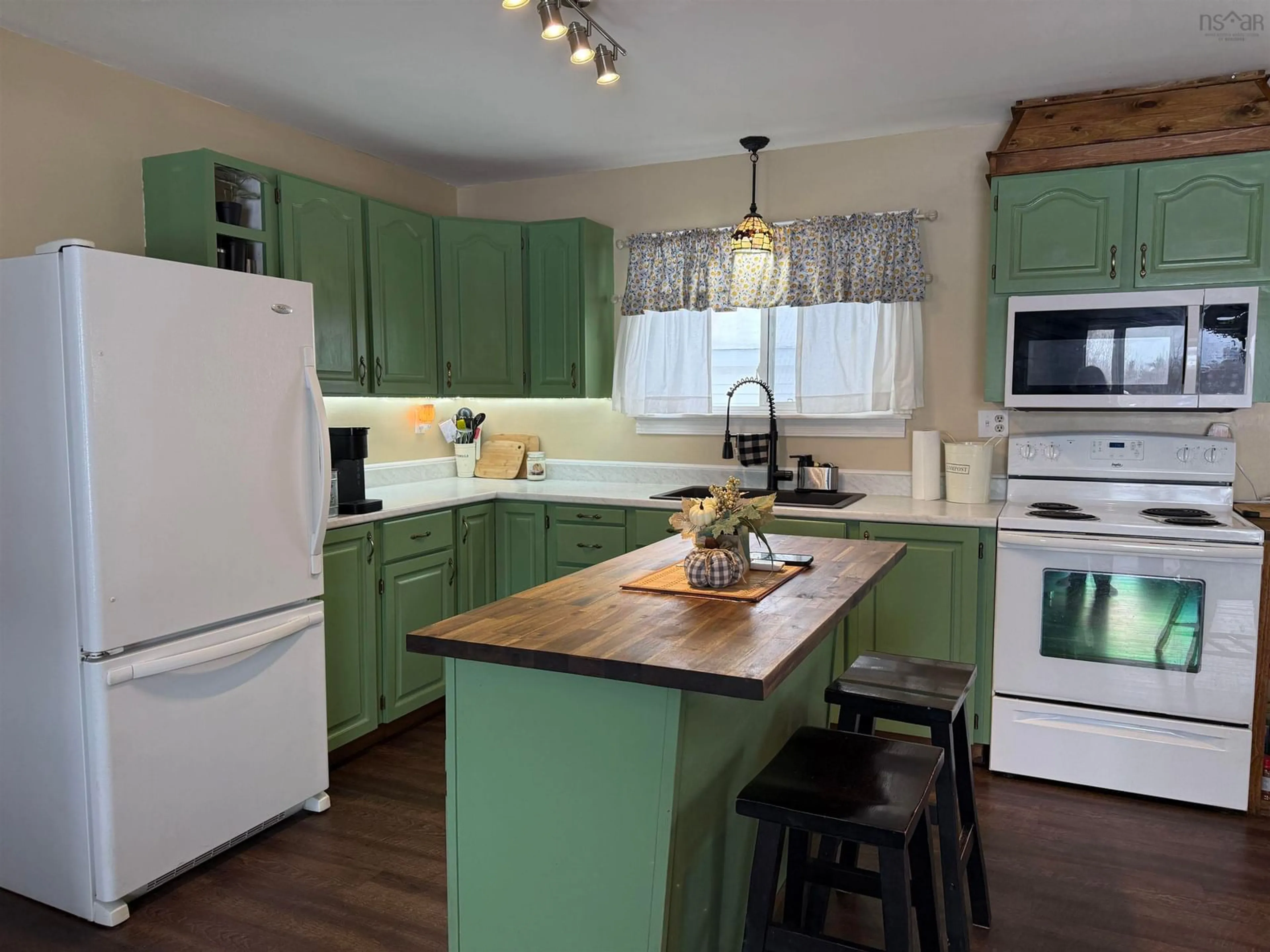 Unknown for 1668 Mackay St, Westville Nova Scotia B0K 2A0