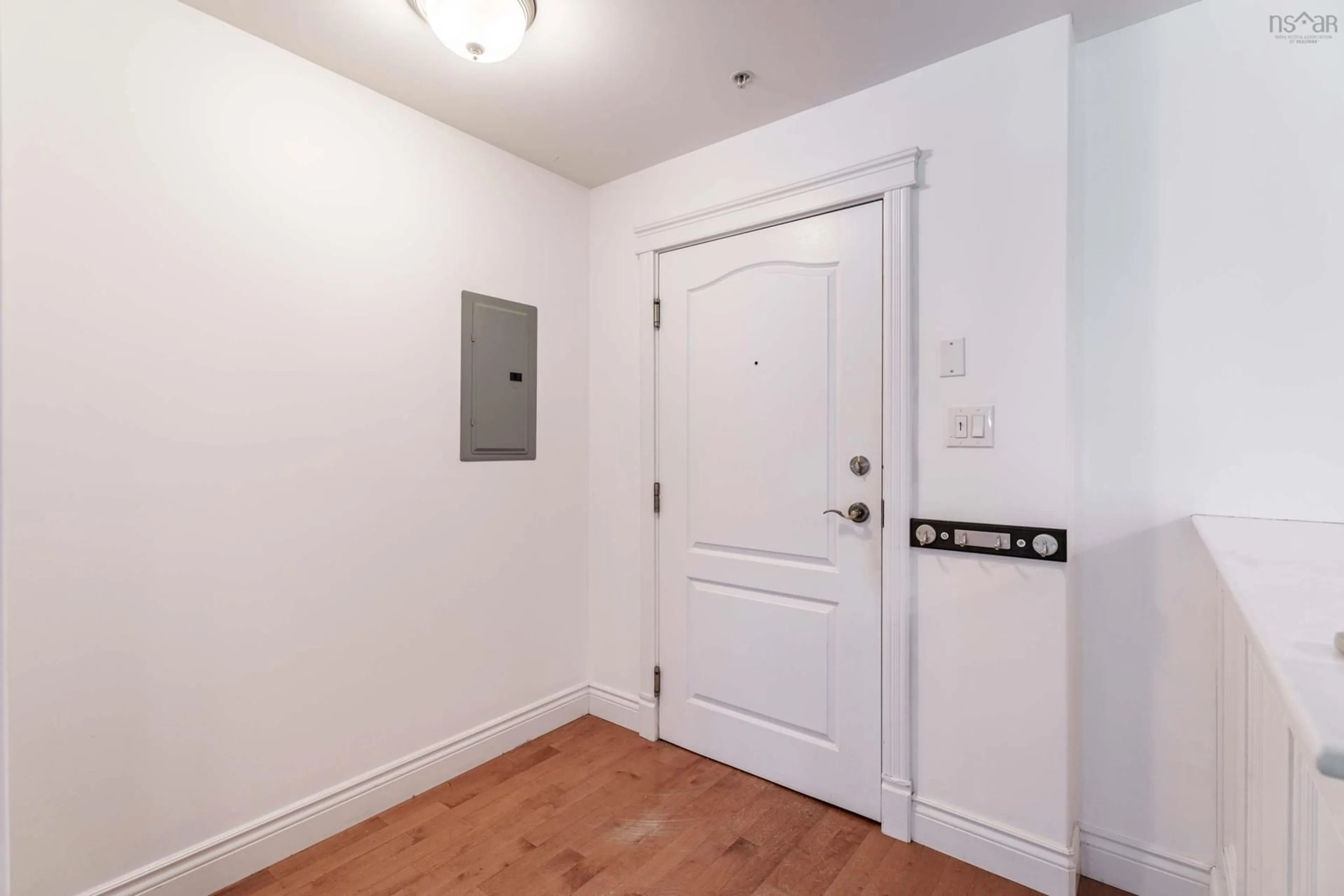 Indoor entryway for 5523 Inglis St #107, Halifax Nova Scotia B3H 1J9