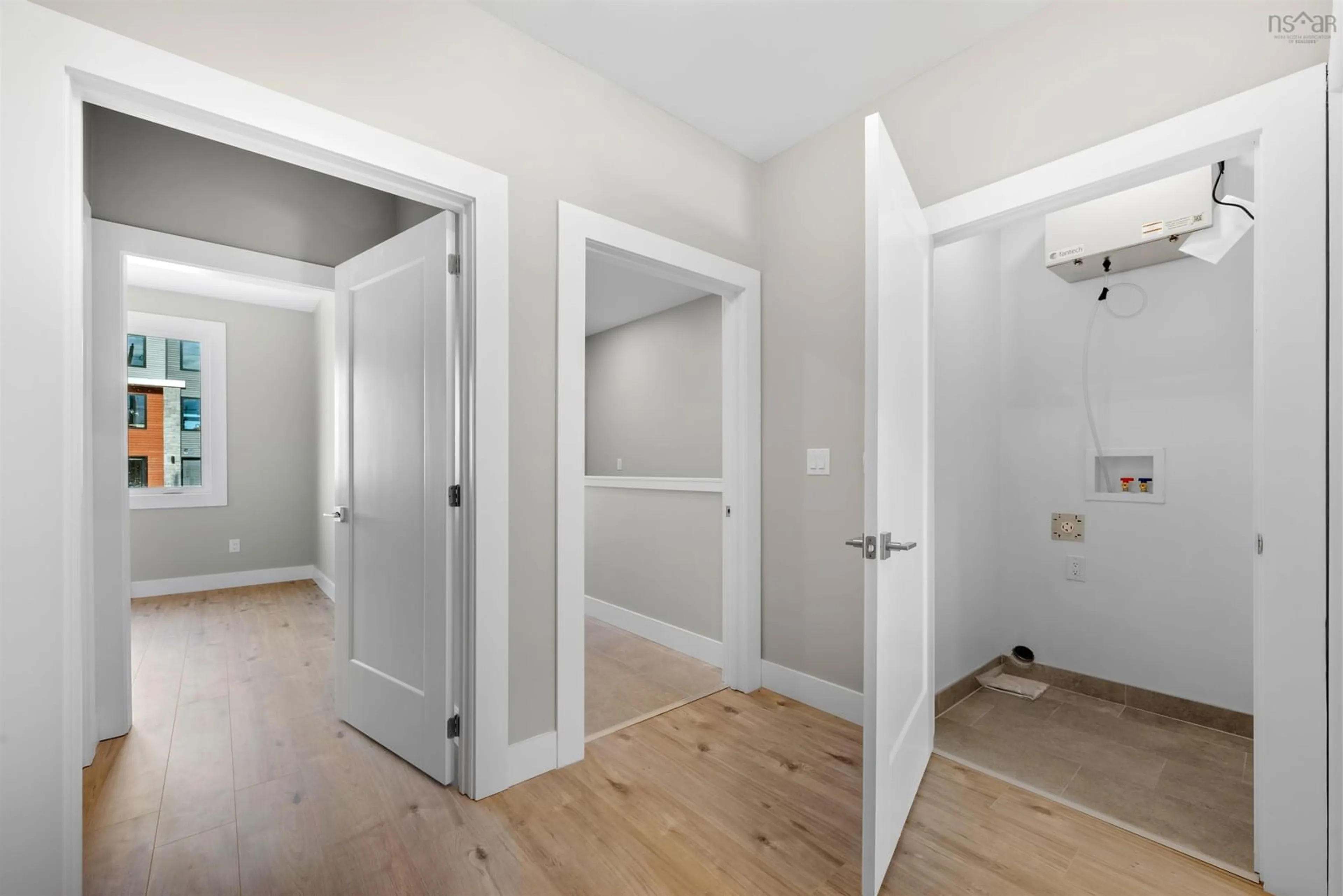 Indoor entryway for 55 Keepsake Cres, Halifax Nova Scotia B3R 0G2