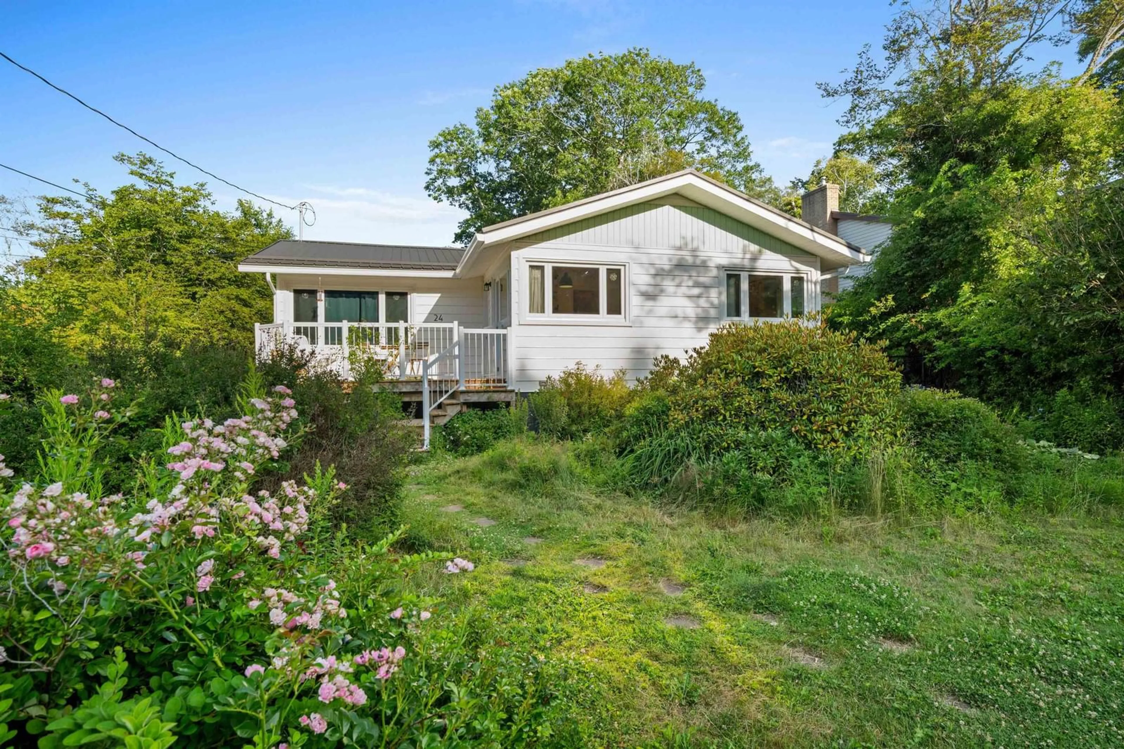 A pic from outside/outdoor area/front of a property/back of a property/a pic from drone, unknown for 24 Lodge Dr, Halifax Nova Scotia B3M 2G7