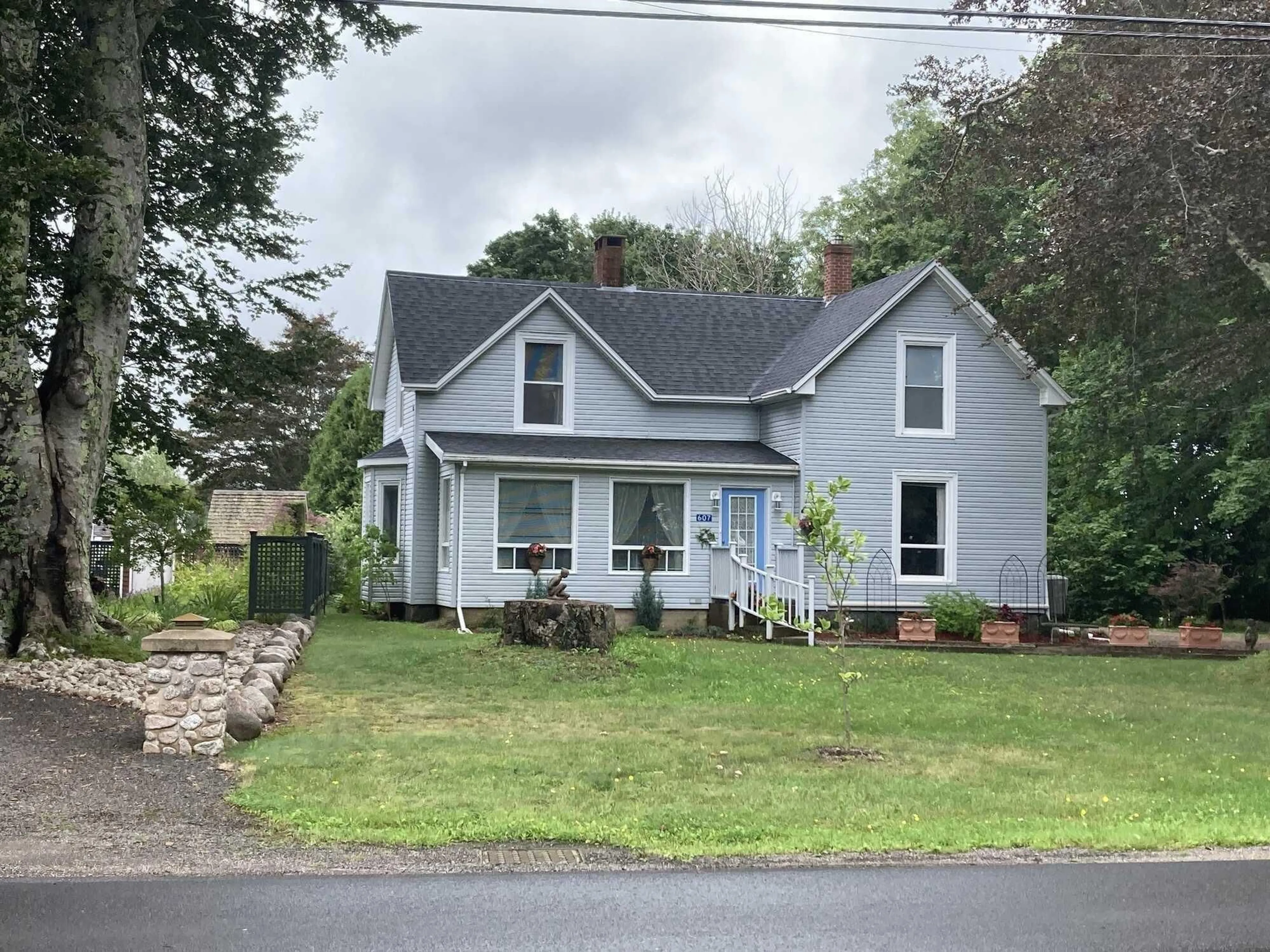 Home with vinyl exterior material, street for 607 St.George St, Annapolis Royal Nova Scotia B0S 1A0