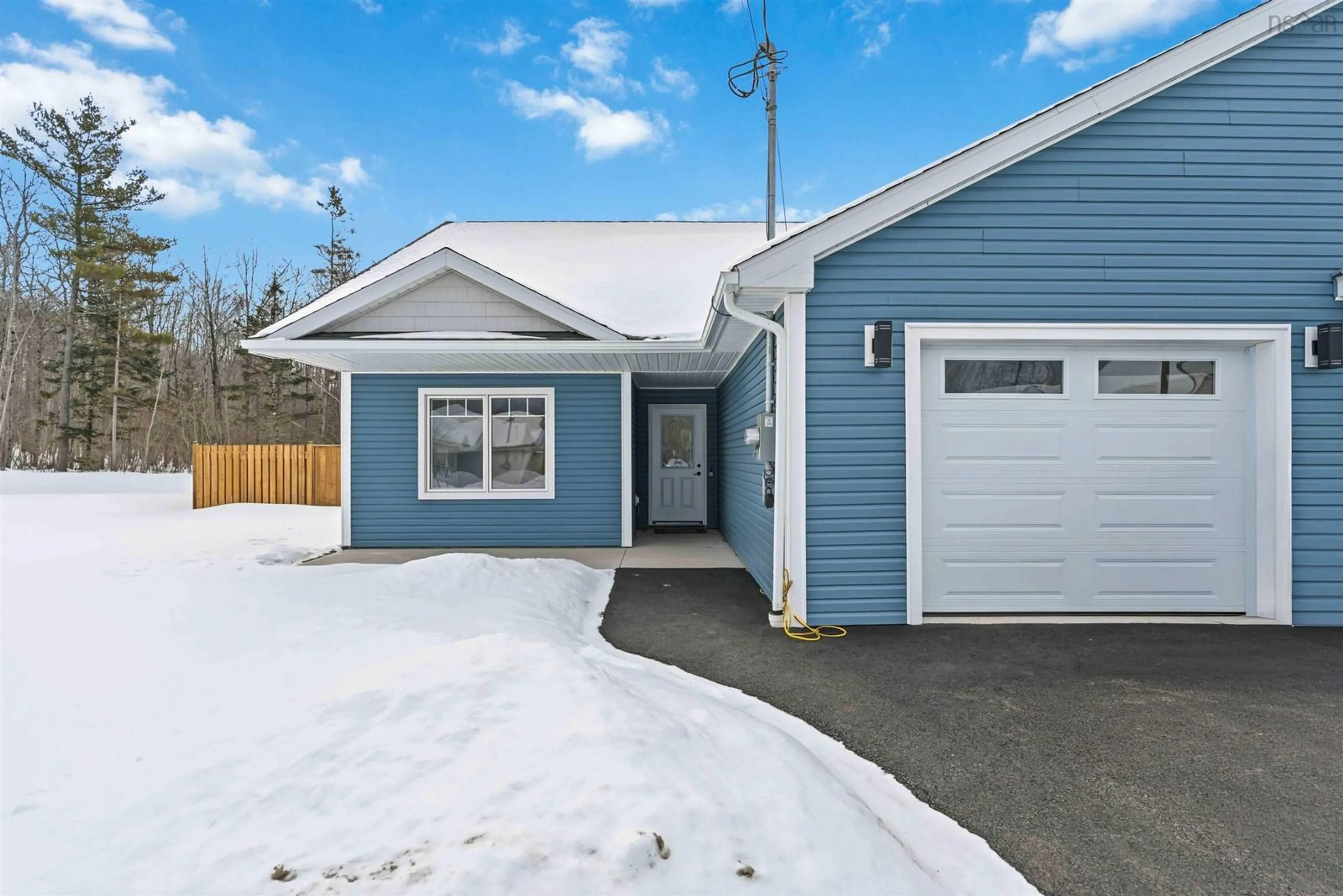 Home with vinyl exterior material, street for 1129 Percy Crt, Aylesford Nova Scotia B0P 1C0