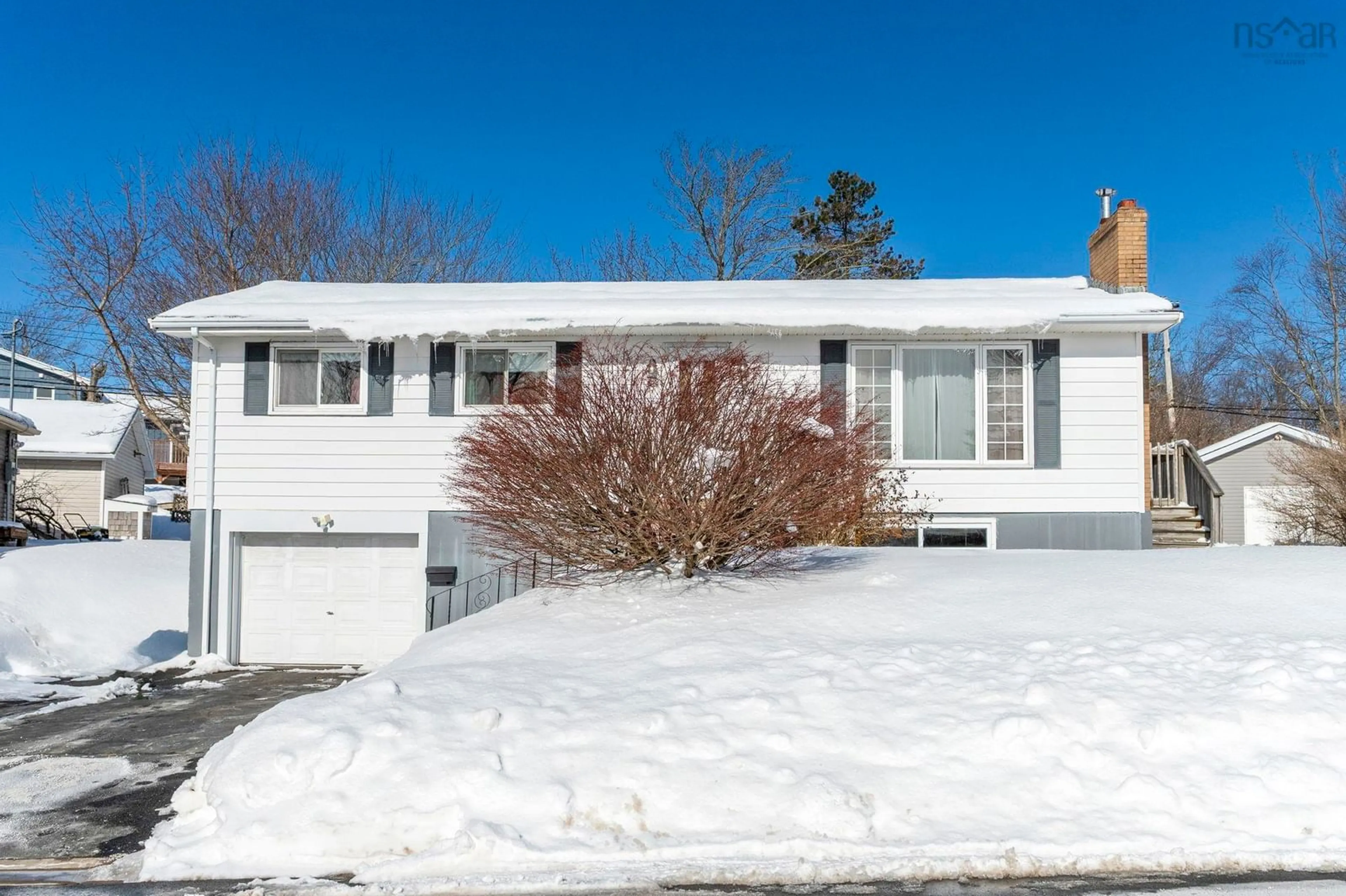 Home with vinyl exterior material, street for 40 Lumsden Cres, Lower Sackville Nova Scotia B4C 2H2