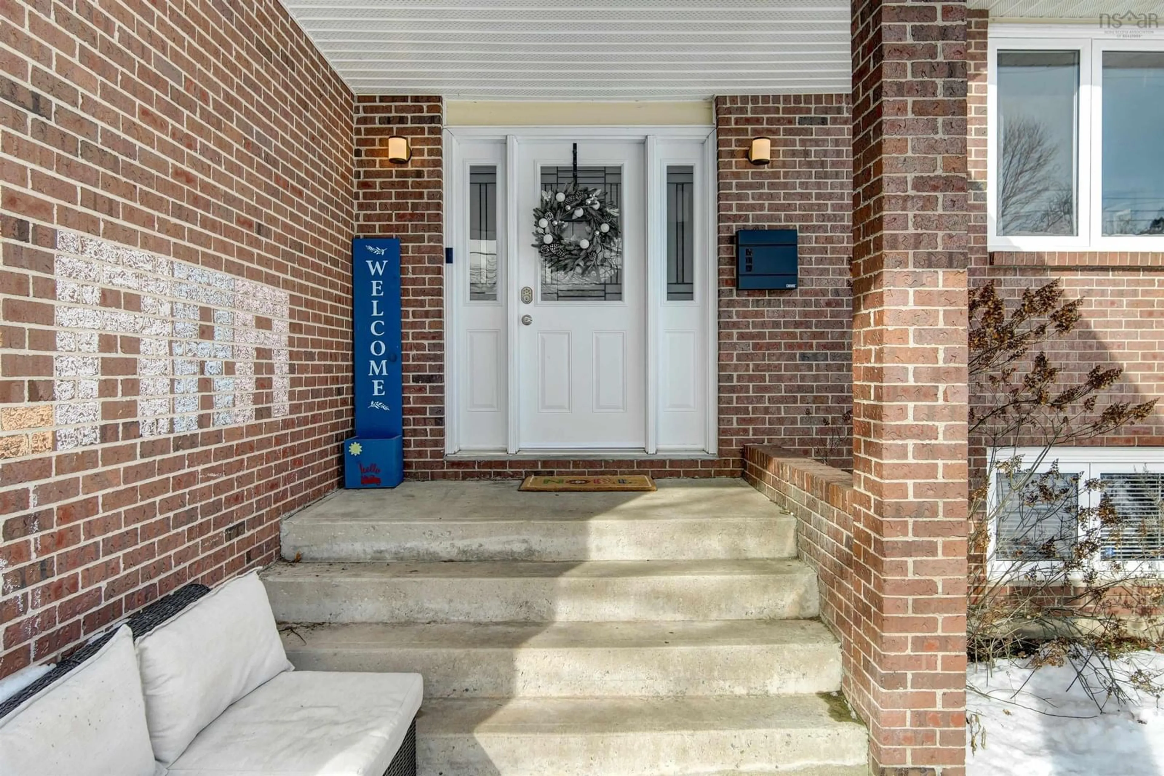 Indoor entryway for 15 Bellroyal Crt, Cole Harbour Nova Scotia B2V 2B4