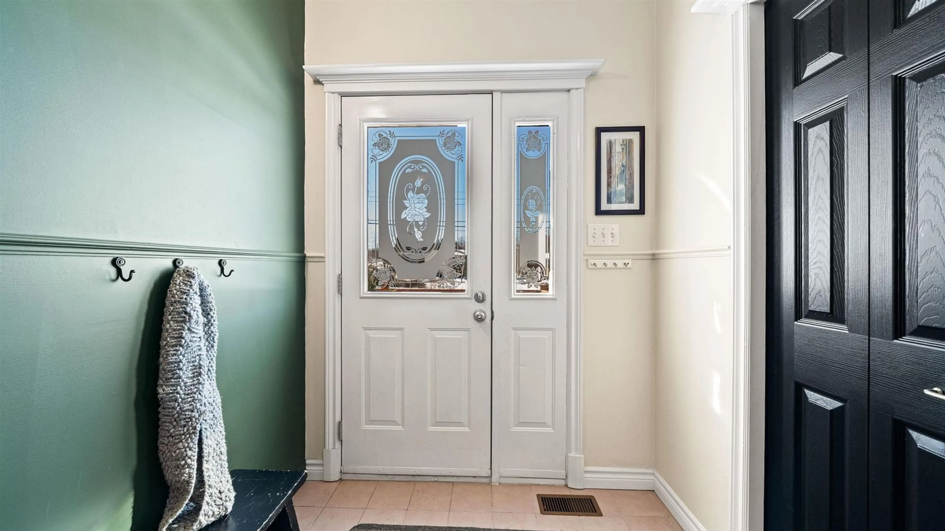 Indoor foyer for 22 Albany Terr, Cole Harbour Nova Scotia B2W 6E8