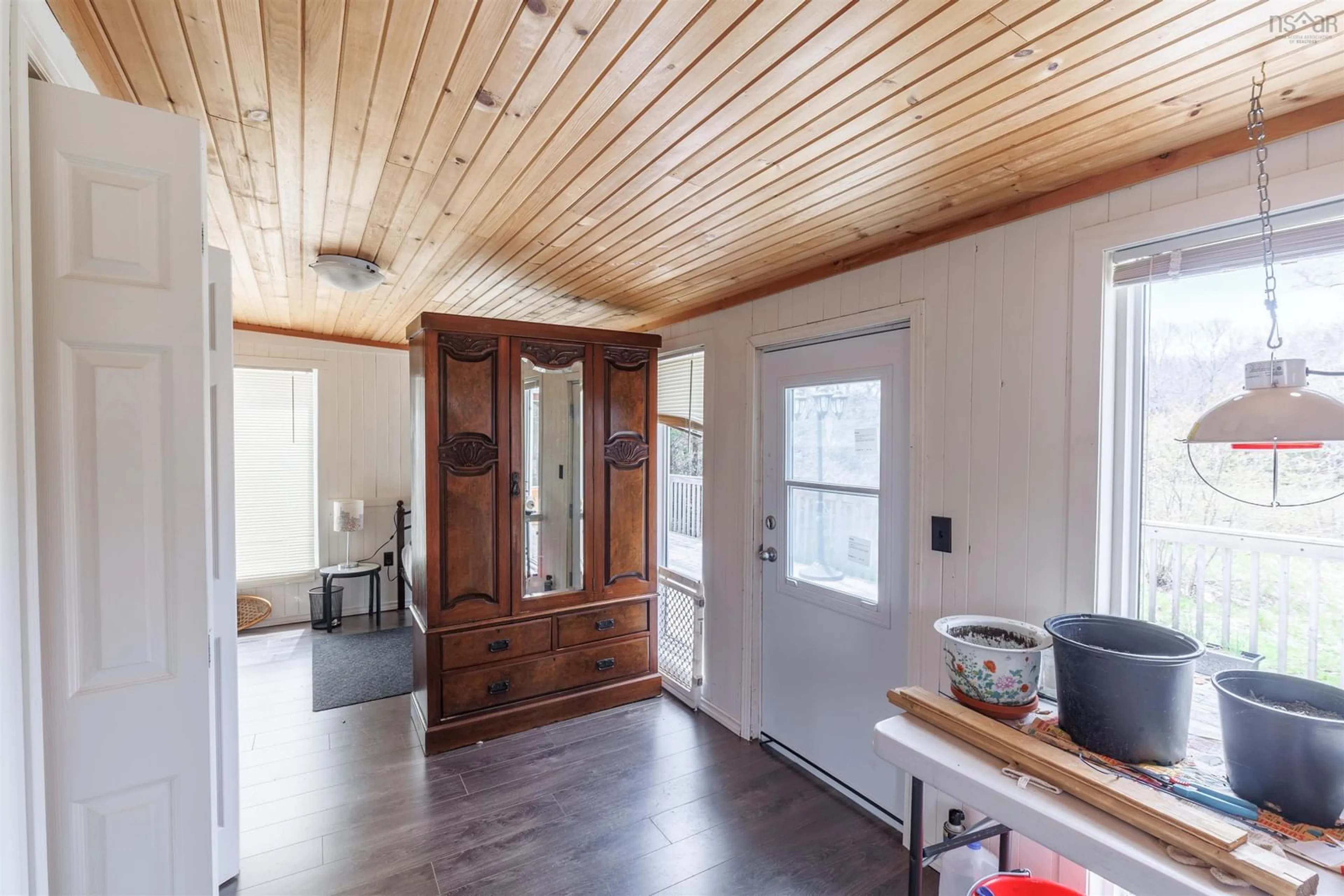 Indoor entryway for 1657 Hectanooga Rd, Mayflower Nova Scotia B0W 2Y0
