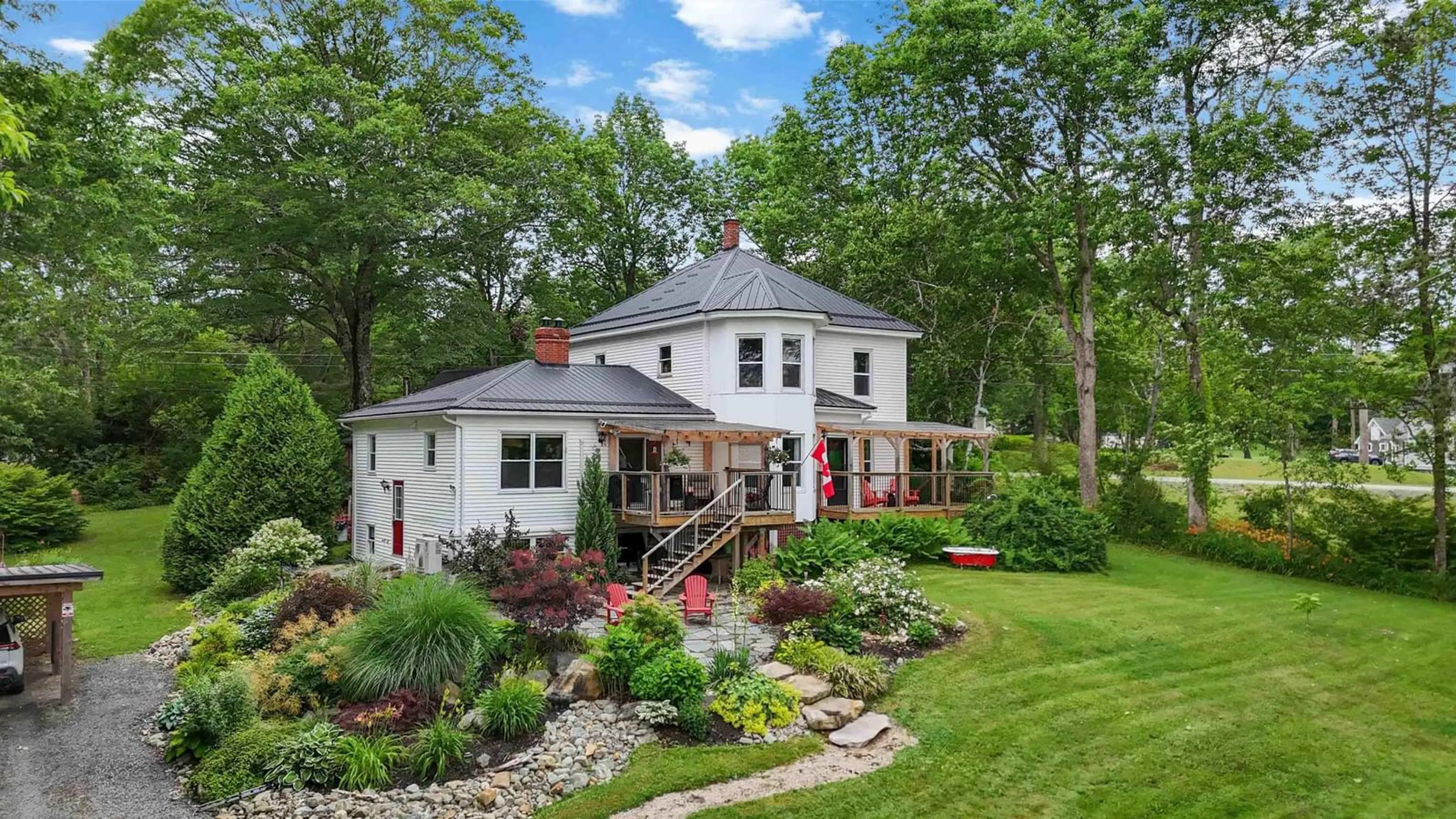 Home with vinyl exterior material, water/lake/river/ocean view for 336 West St, Milton Nova Scotia B0T 1P0