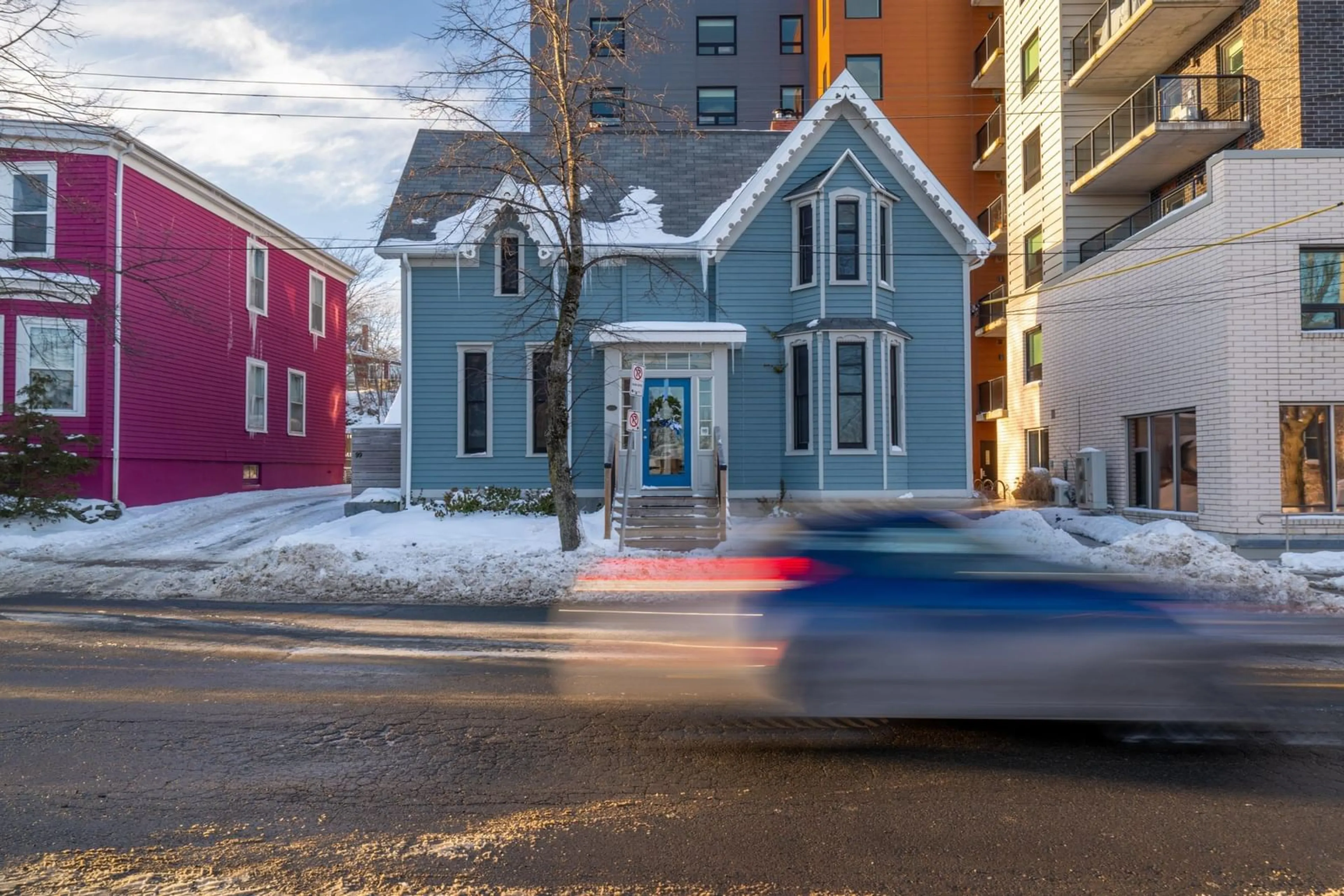 Blurry image for 99 Ochterloney St, Dartmouth Nova Scotia B2Y 1C6