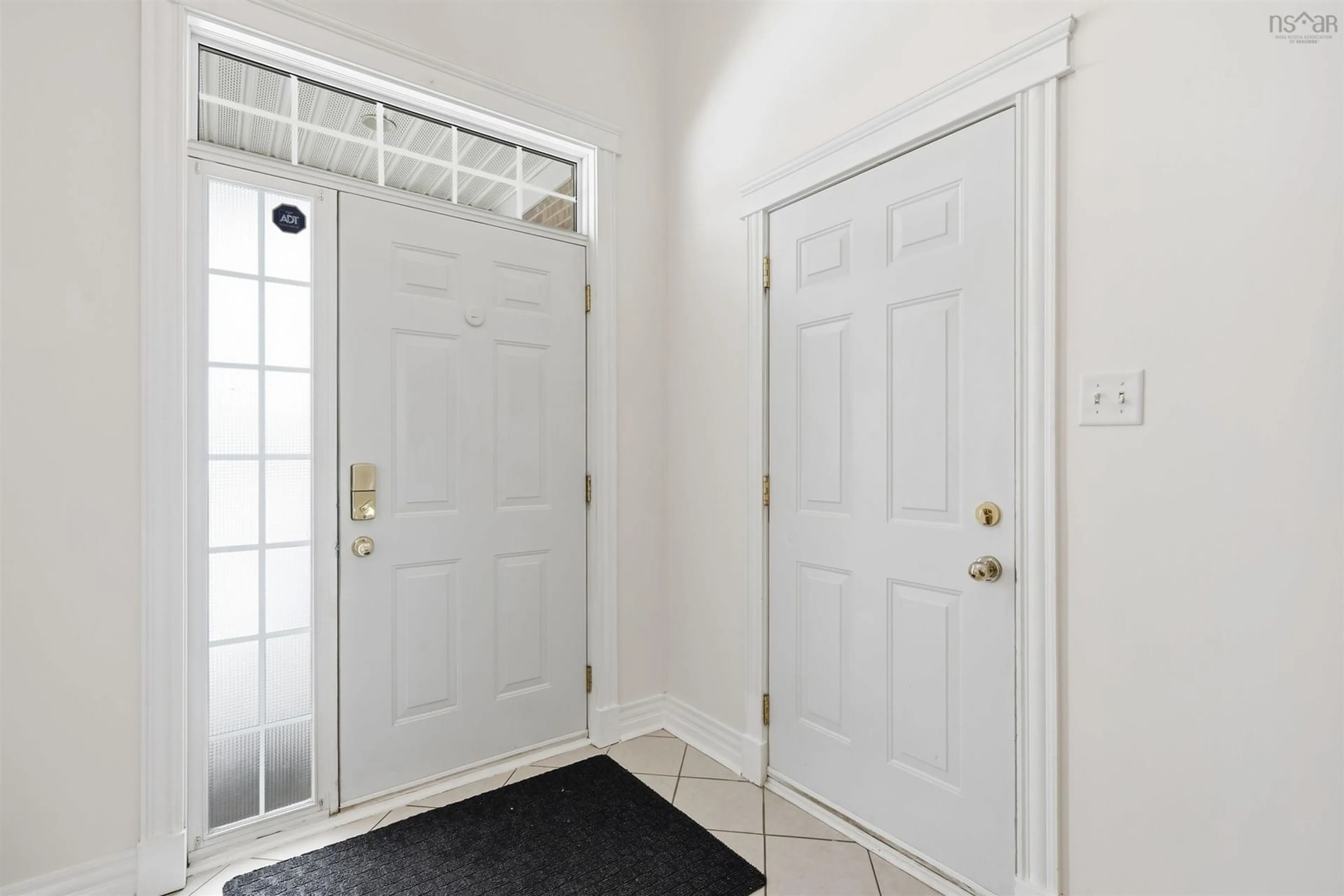 Indoor entryway for 276 Summer Field Way, Dartmouth Nova Scotia B2W 6M7